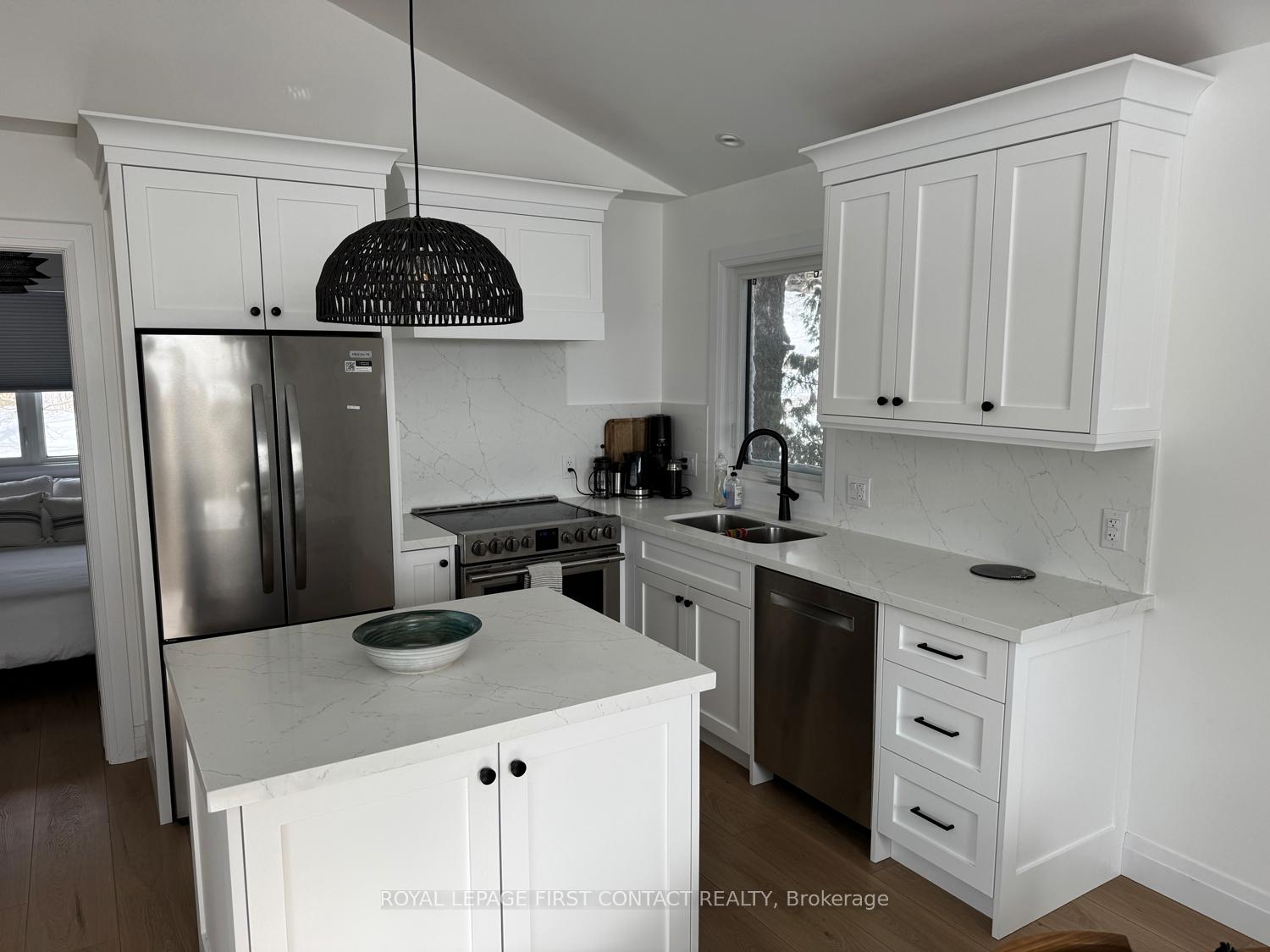 Photo 16 of 117 Collingwood Street, Barrie, Codrington — HOMEH