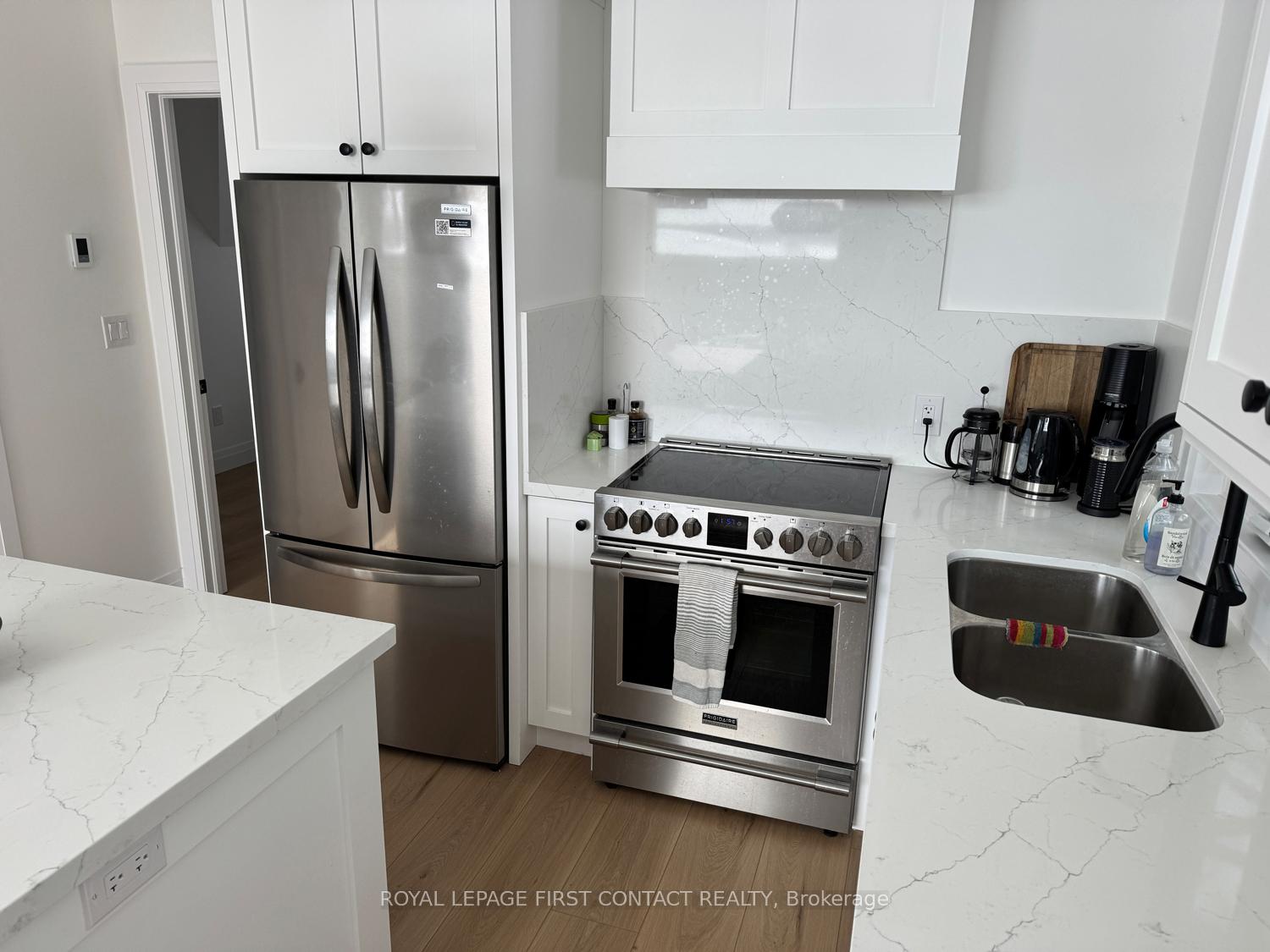 Photo 17 of 117 Collingwood Street, Barrie, Codrington — HOMEH