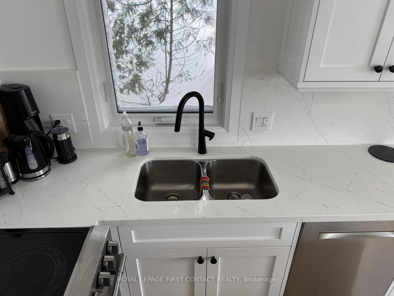 Photo 19 of 117 Collingwood Street, Barrie, Codrington — HOMEH