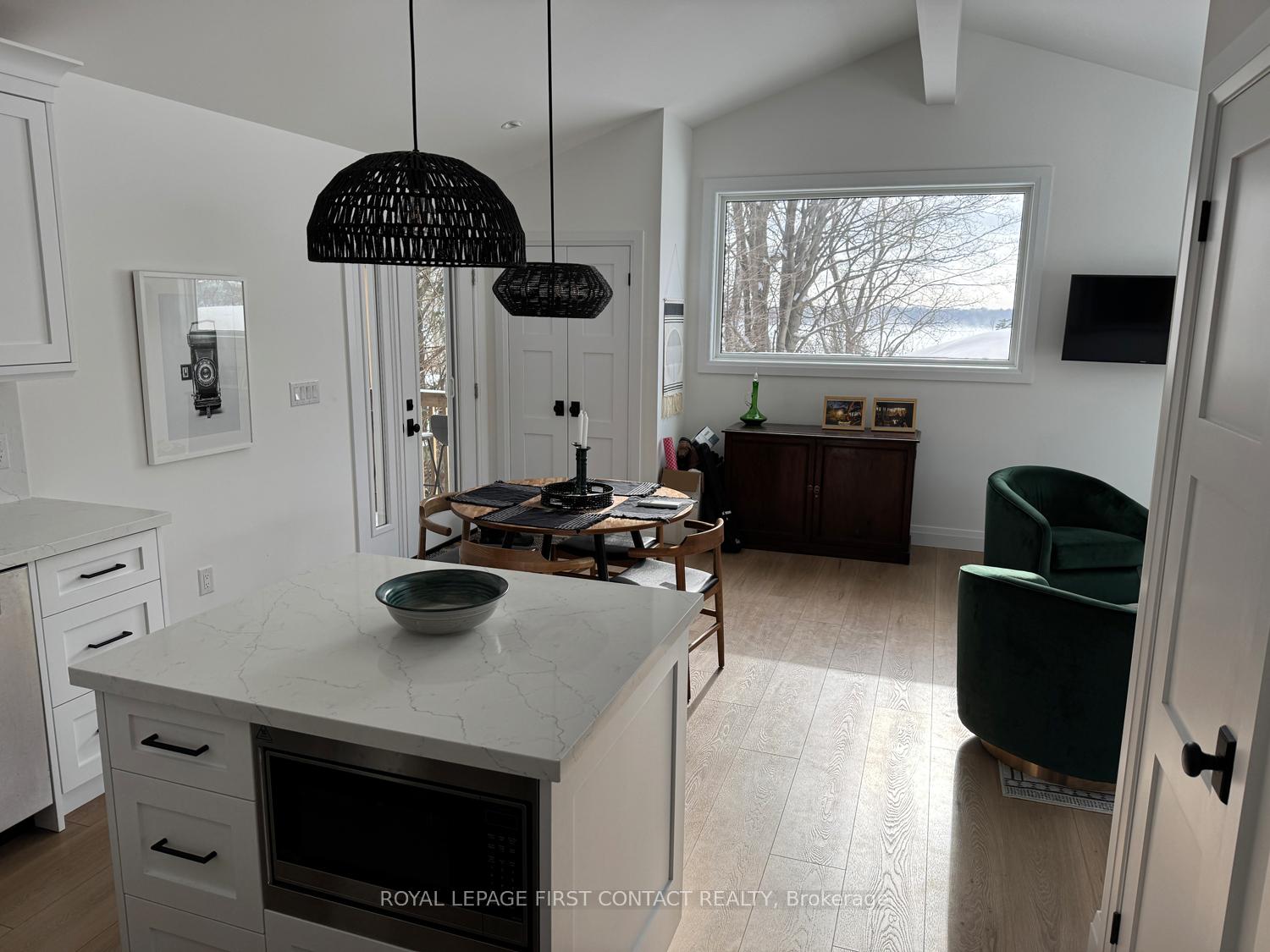 Photo 21 of 117 Collingwood Street, Barrie, Codrington — HOMEH