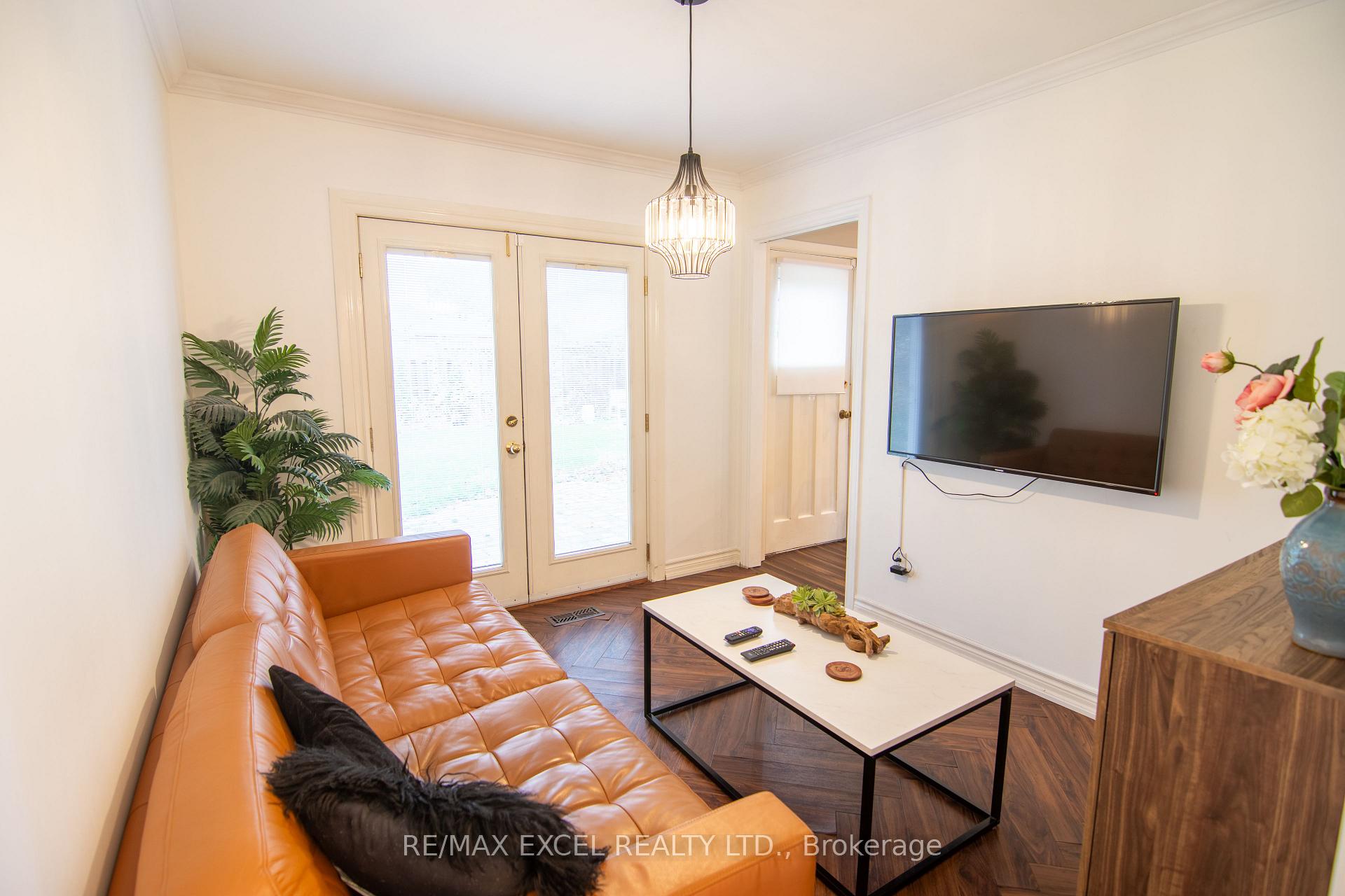Photo 12 of 56 Farmington Drive, Brampton, Brampton East — HOMEH