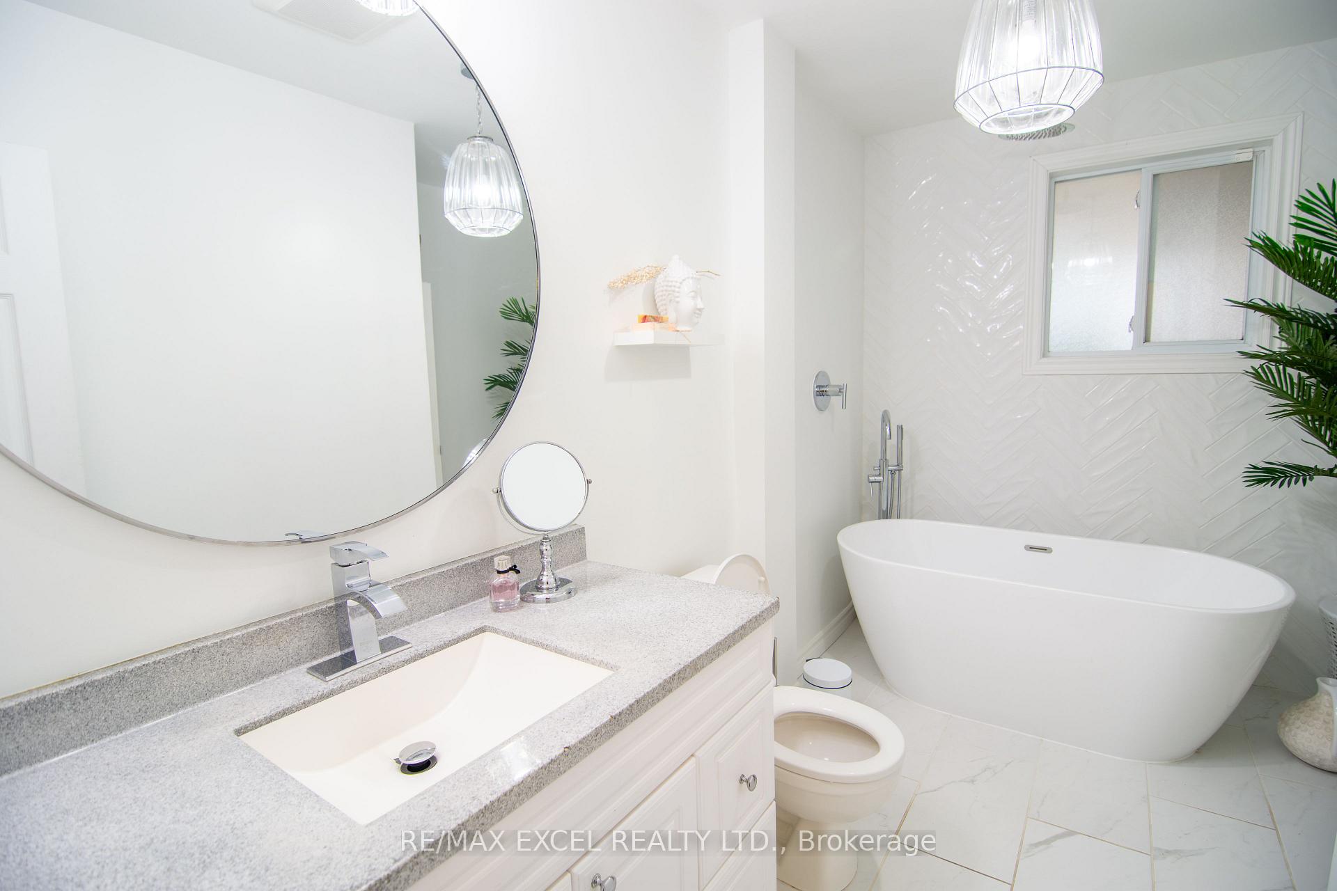 Photo 16 of 56 Farmington Drive, Brampton, Brampton East — HOMEH