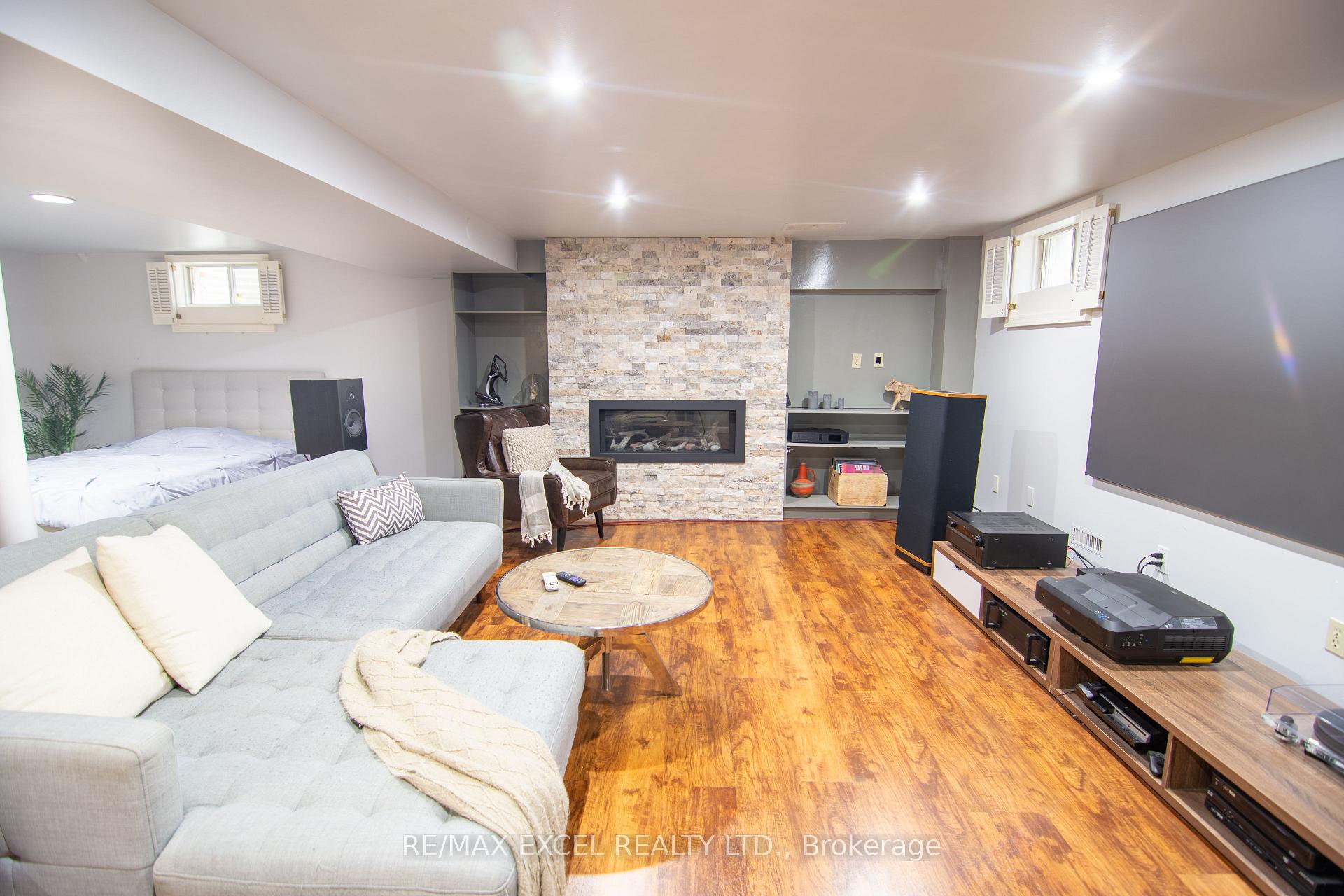 Photo 18 of 56 Farmington Drive, Brampton, Brampton East — HOMEH
