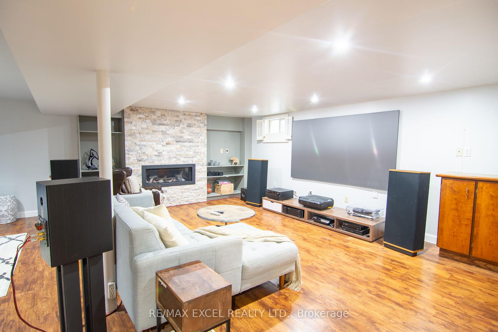 Photo 36 of 56 Farmington Drive, Brampton, Brampton East — HOMEH