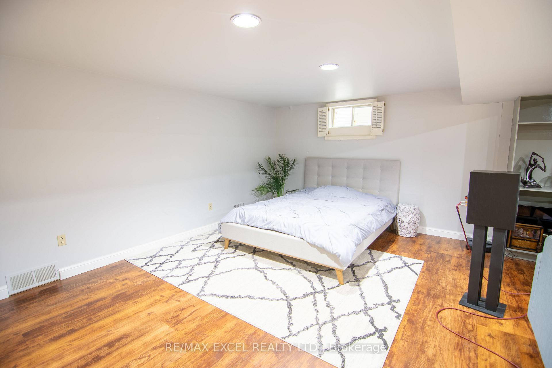 Photo 39 of 56 Farmington Drive, Brampton, Brampton East — HOMEH