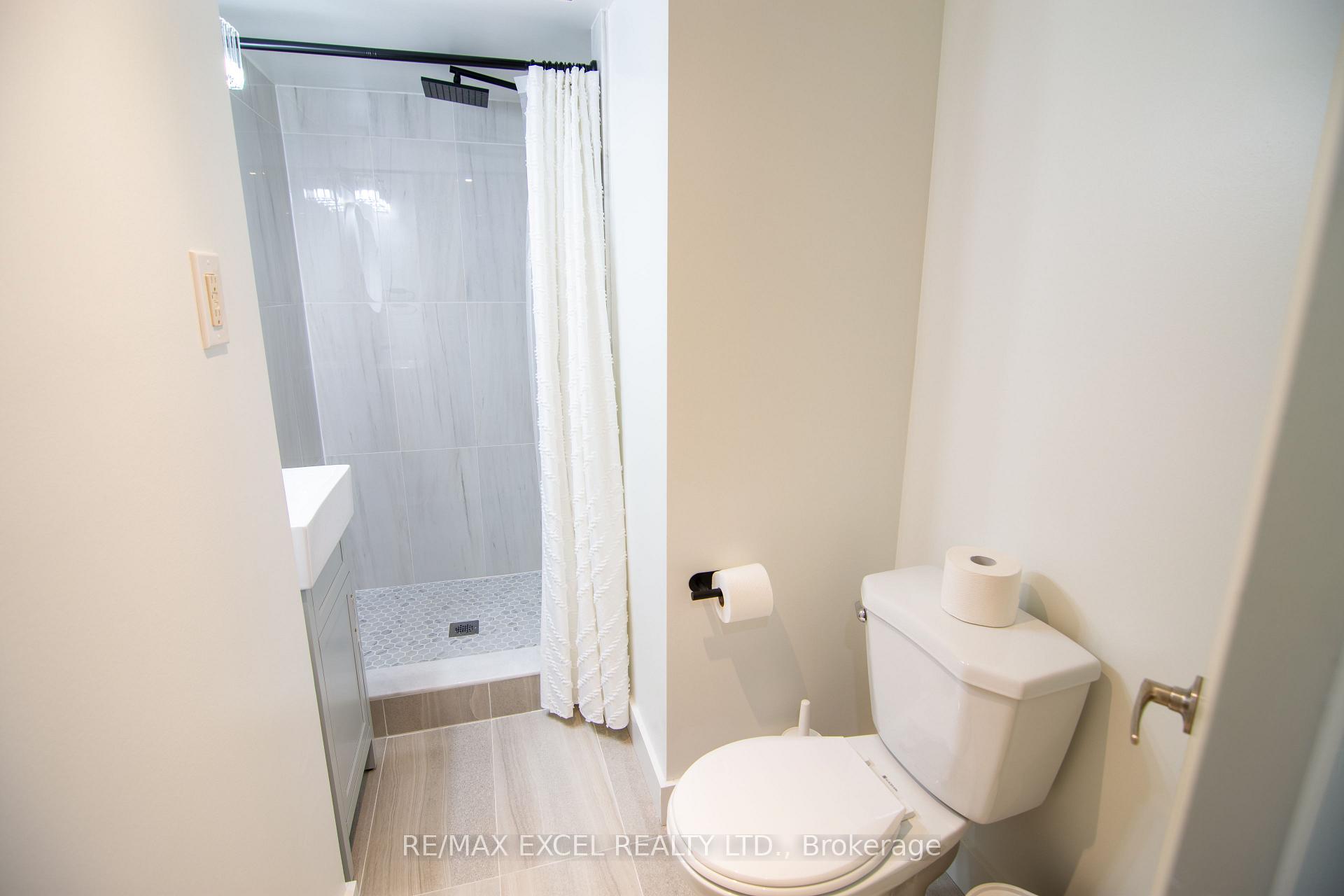 Photo 40 of 56 Farmington Drive, Brampton, Brampton East — HOMEH