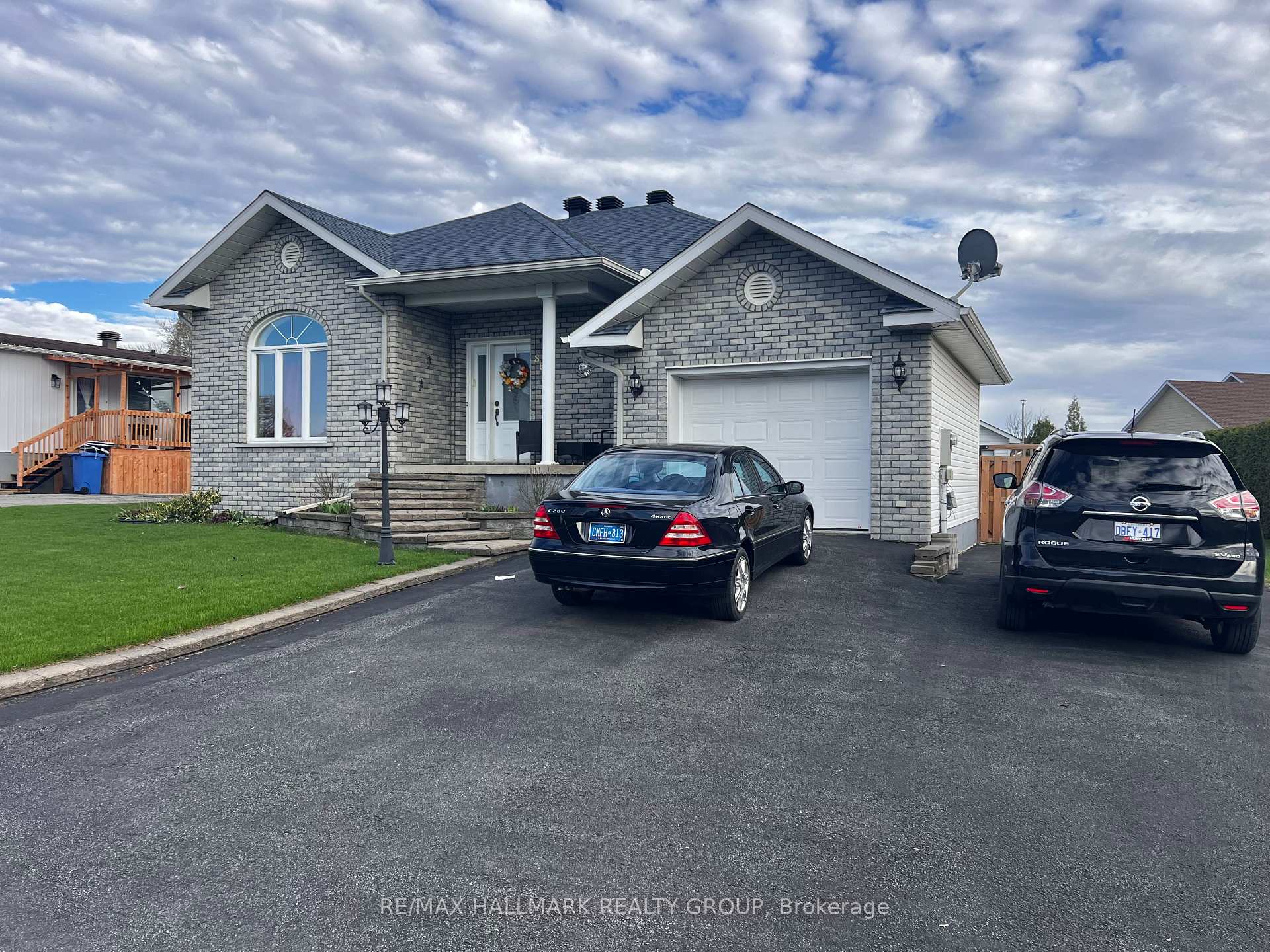 Photo 1 of 863 Victoria Street, Champlain, L'Orignal — HOMEH