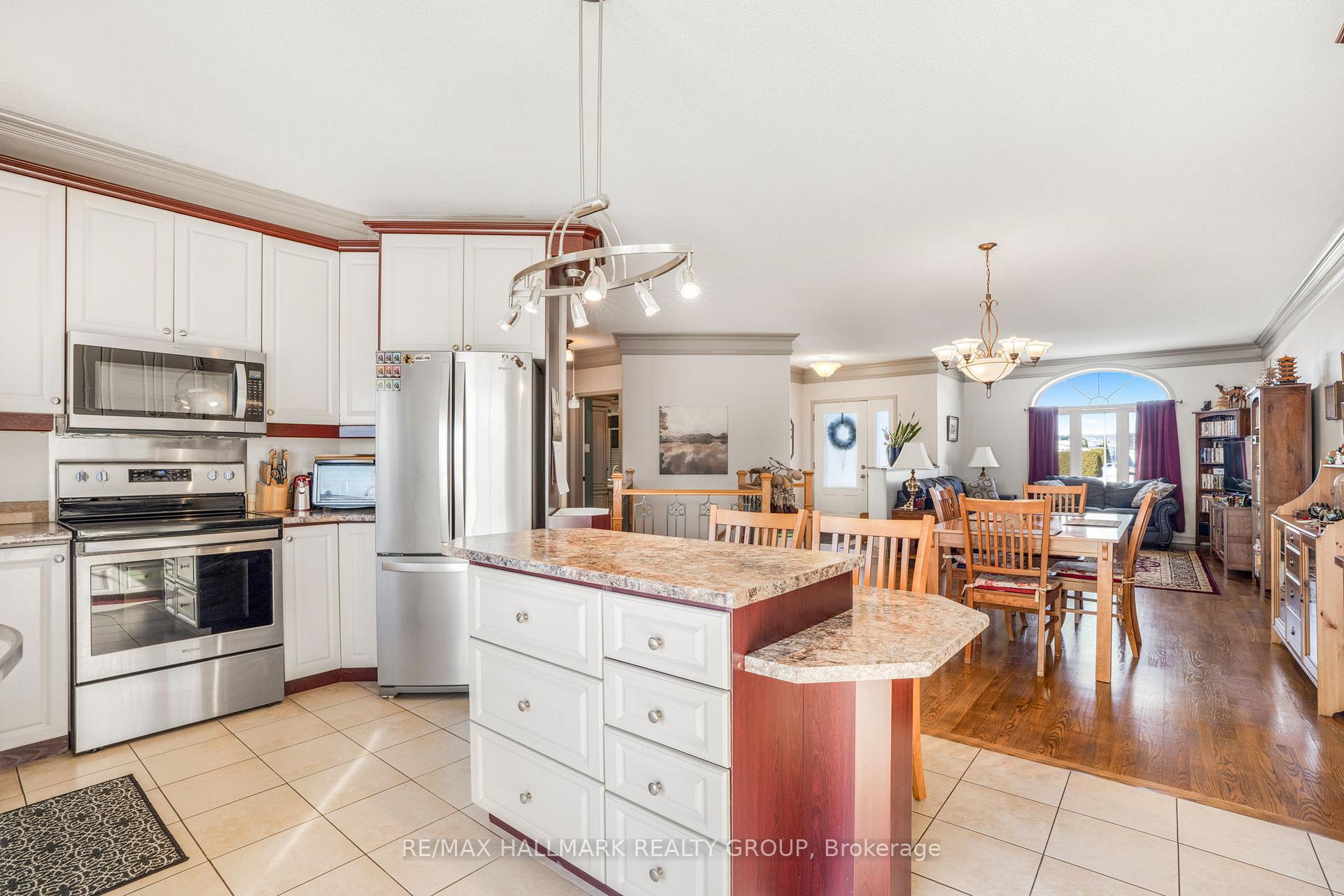 Photo 14 of 863 Victoria Street, Champlain, L'Orignal — HOMEH