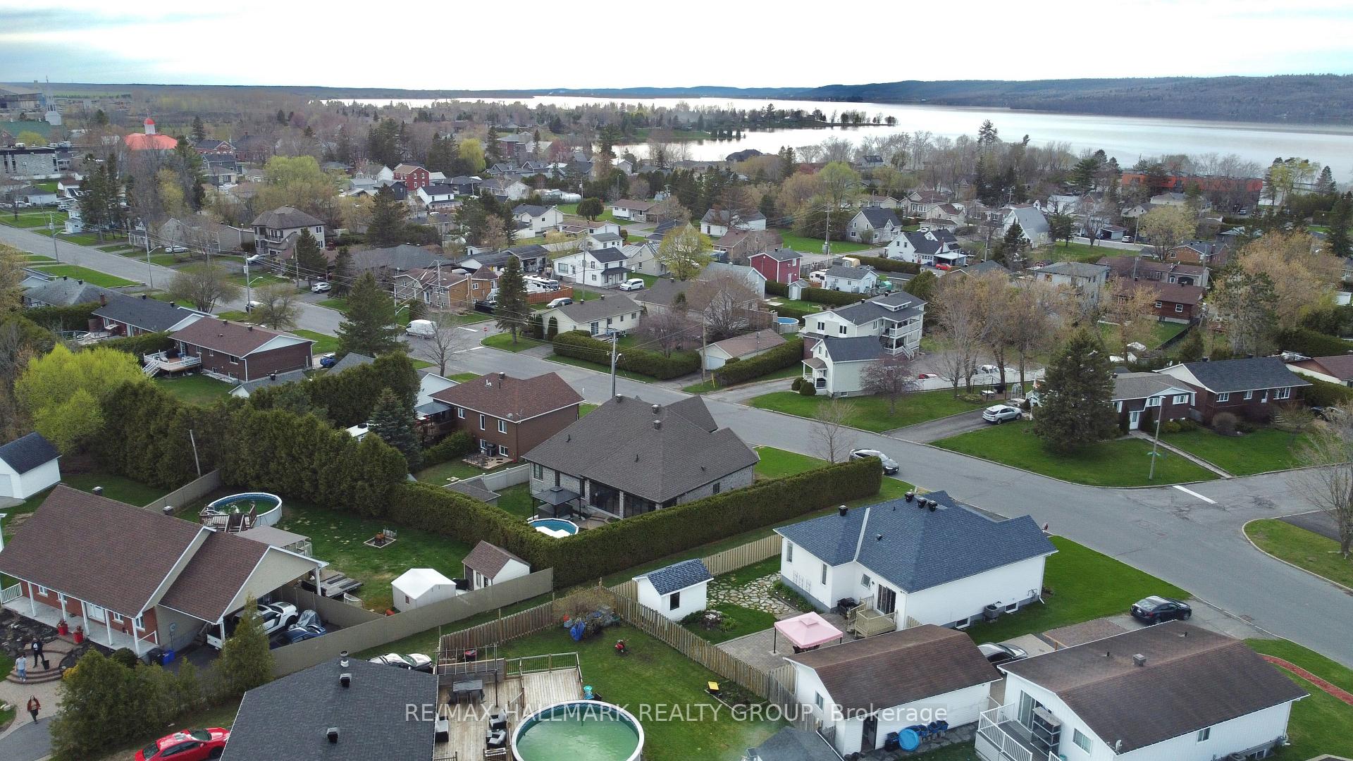 Photo 35 of 863 Victoria Street, Champlain, L'Orignal — HOMEH