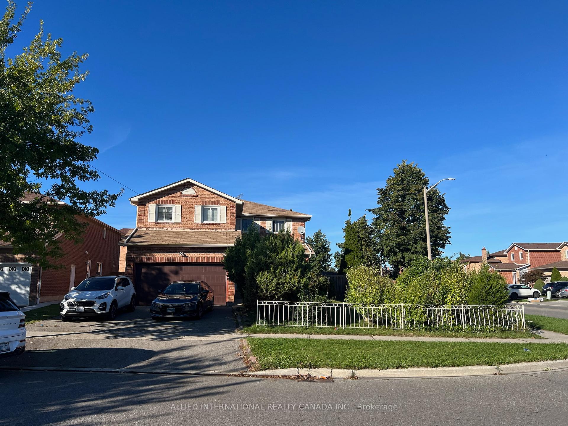 Photo 2 of 1 Berwick Avenue, Brampton, Heart Lake West — HOMEH