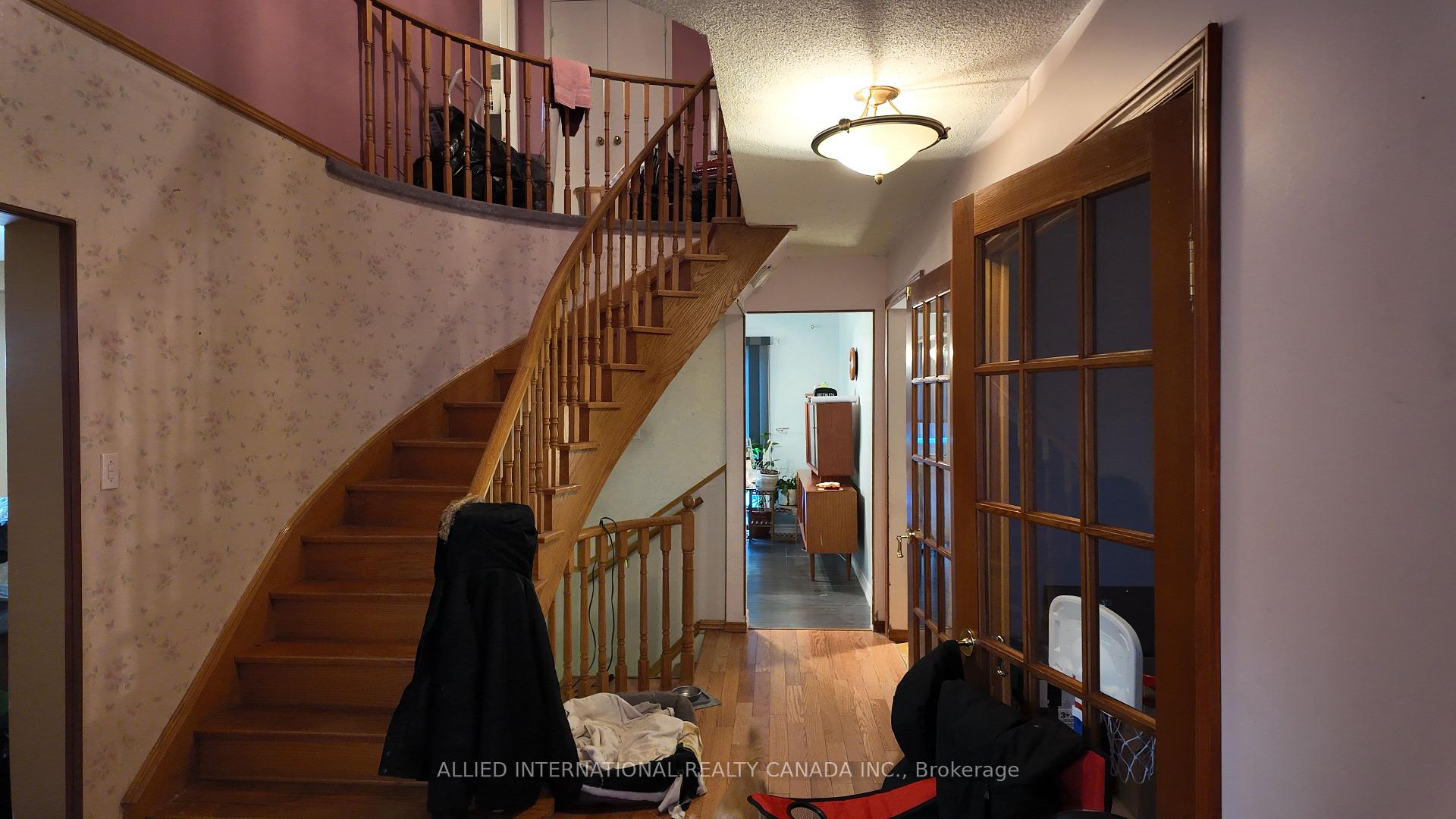 Photo 5 of 1 Berwick Avenue, Brampton, Heart Lake West — HOMEH