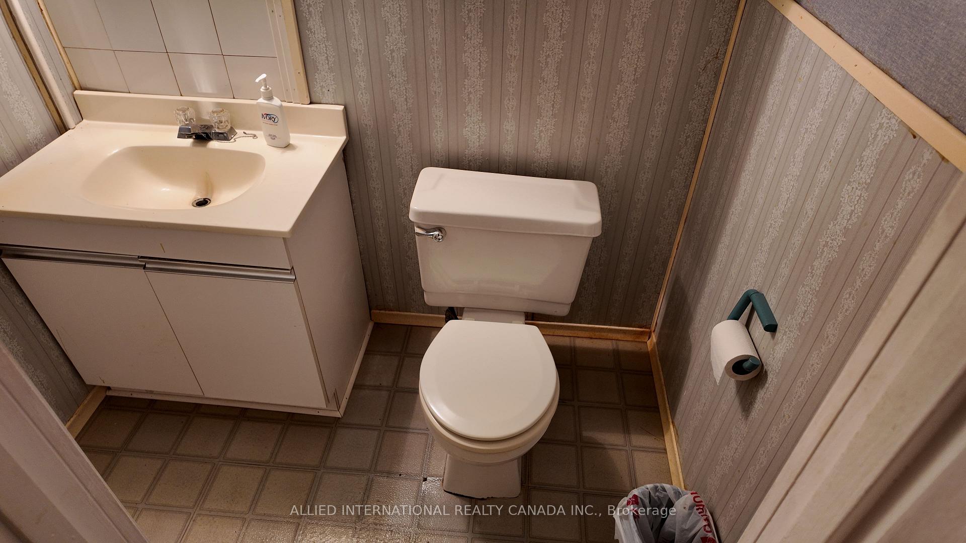Photo 14 of 1 Berwick Avenue, Brampton, Heart Lake West — HOMEH