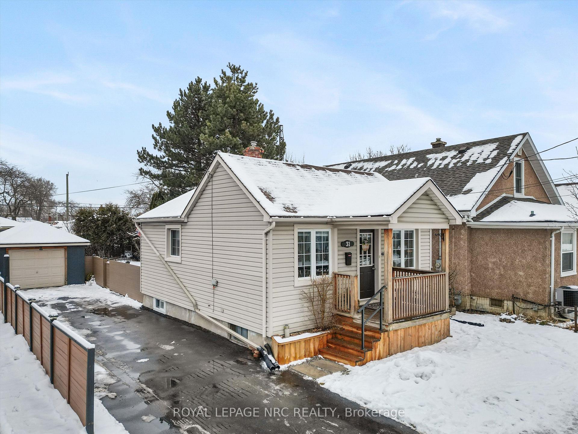 Photo 2 of 31 Garnet Street, St. Catharines, Facer — HOMEH