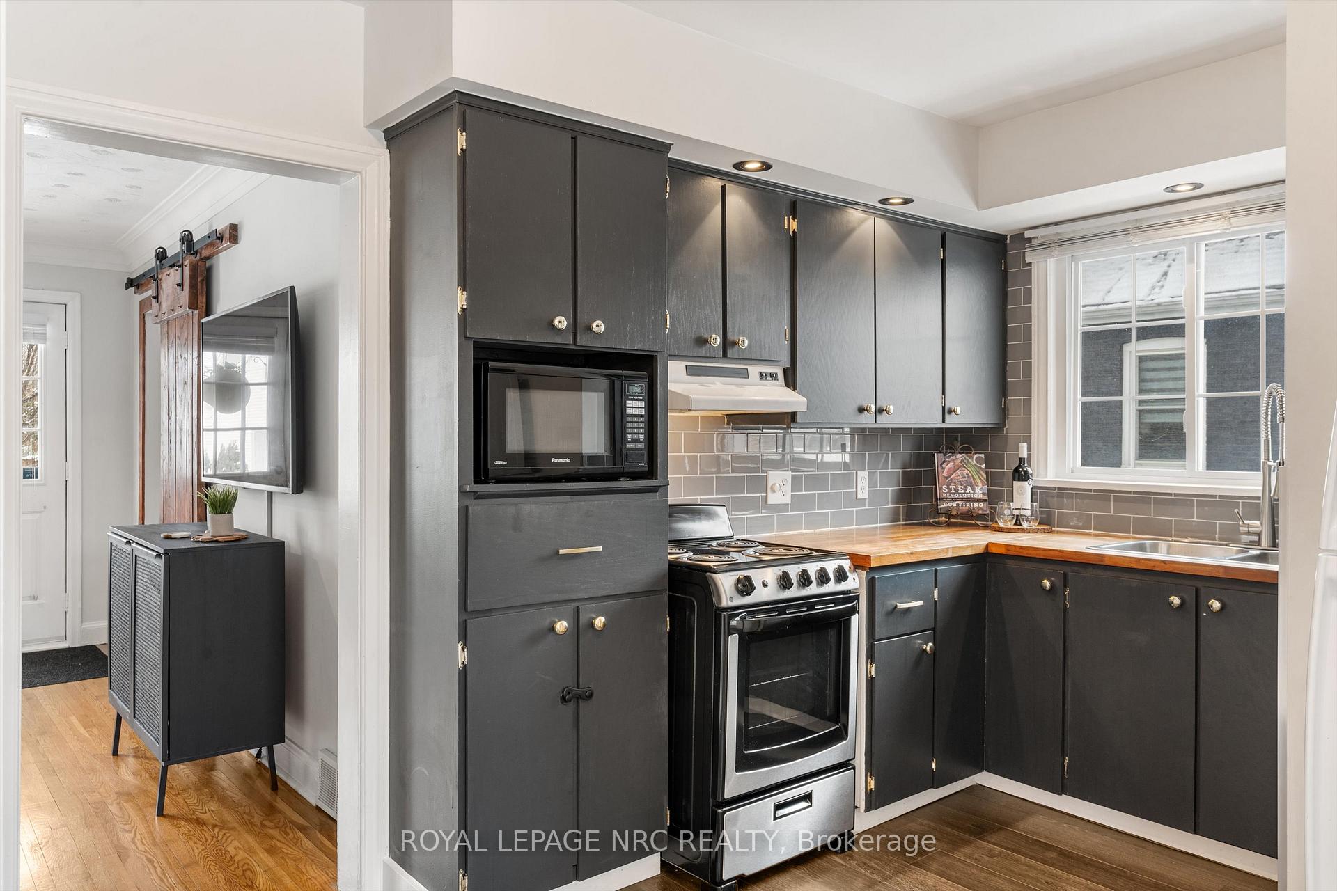 Photo 8 of 31 Garnet Street, St. Catharines, Facer — HOMEH