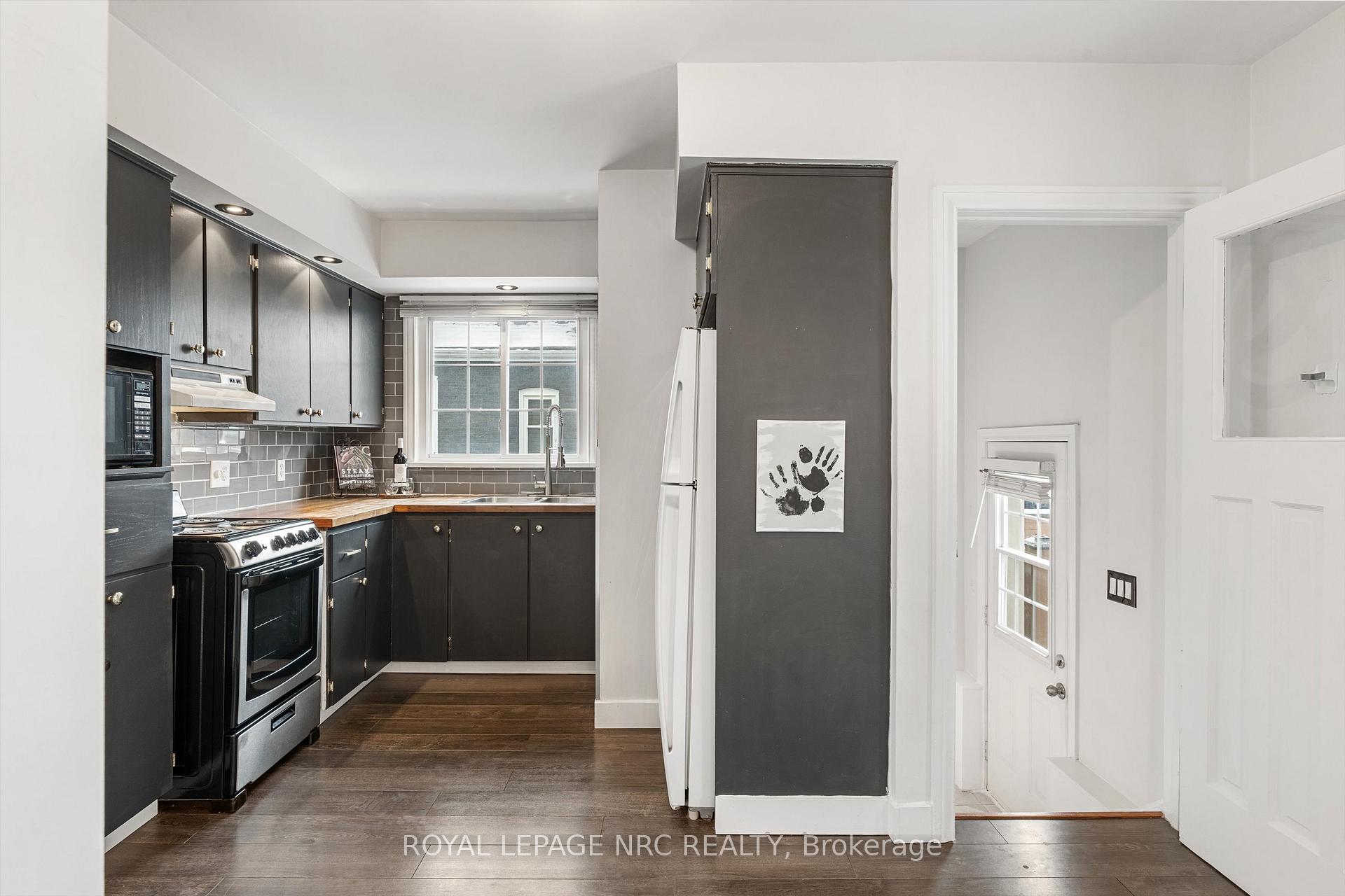 Photo 12 of 31 Garnet Street, St. Catharines, Facer — HOMEH