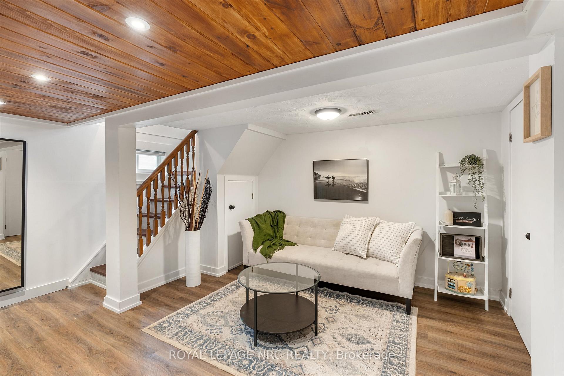 Photo 17 of 31 Garnet Street, St. Catharines, Facer — HOMEH