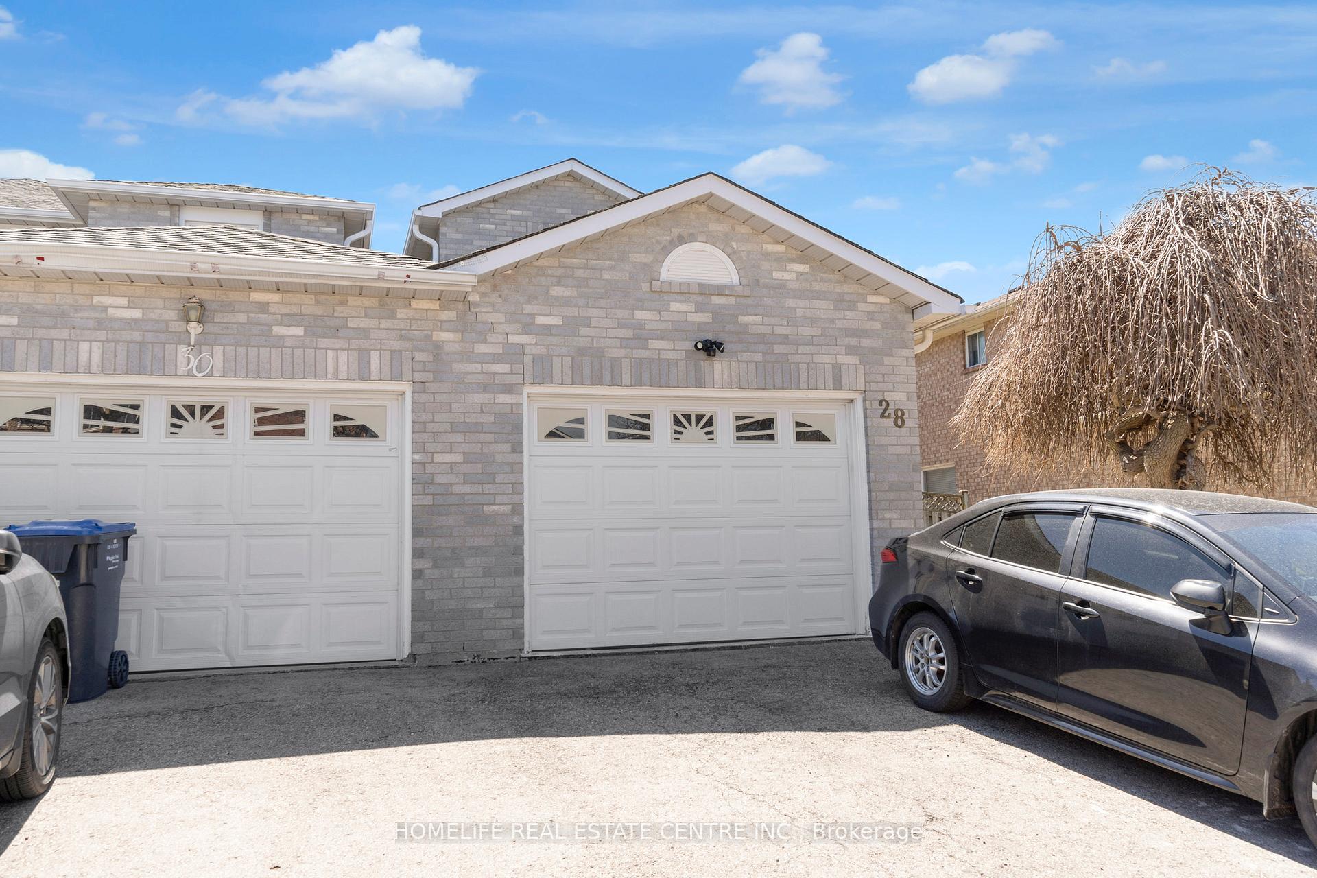 Photo 2 of 28 Donna Drive, Brampton, Heart Lake West — HOMEH