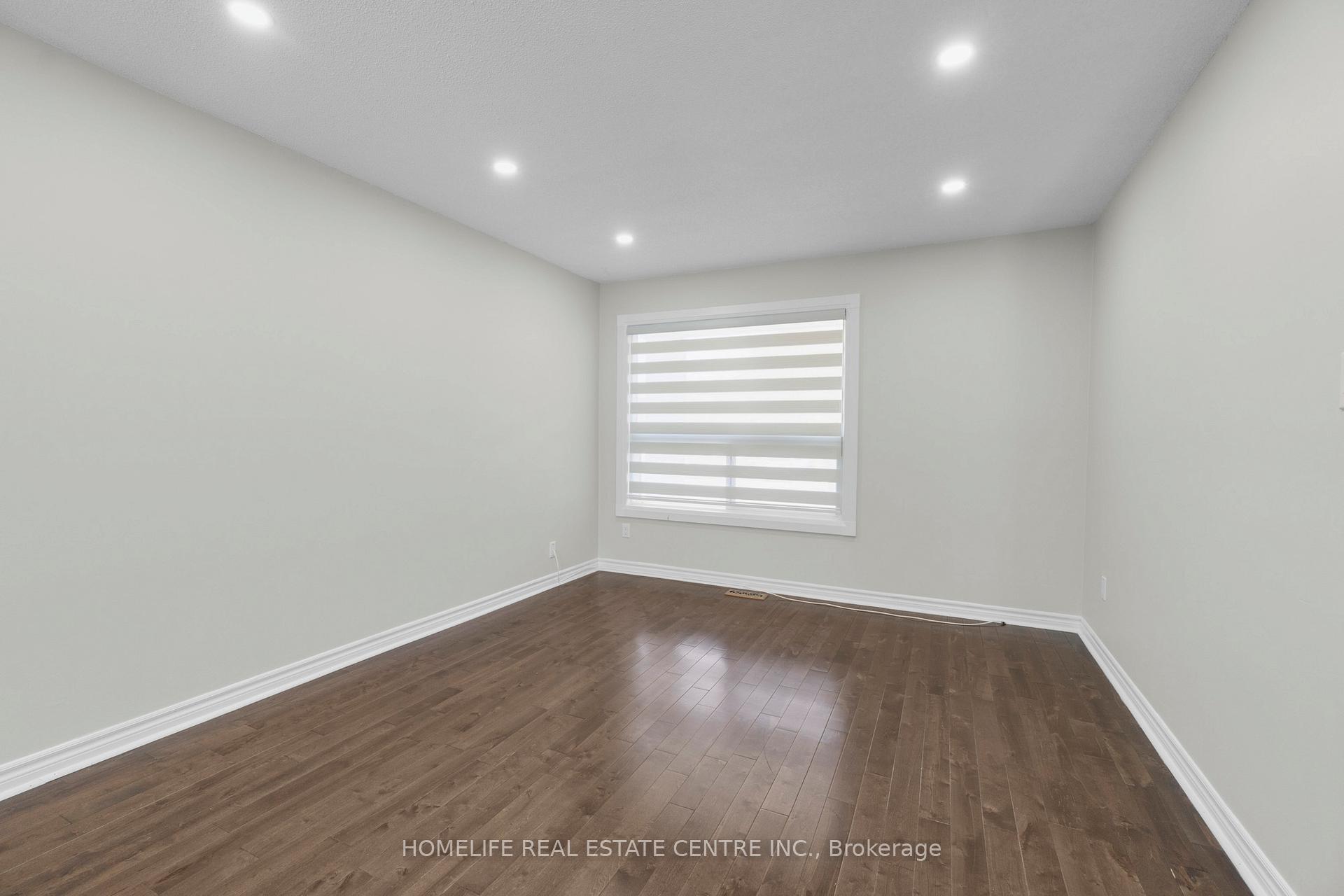 Photo 10 of 28 Donna Drive, Brampton, Heart Lake West — HOMEH
