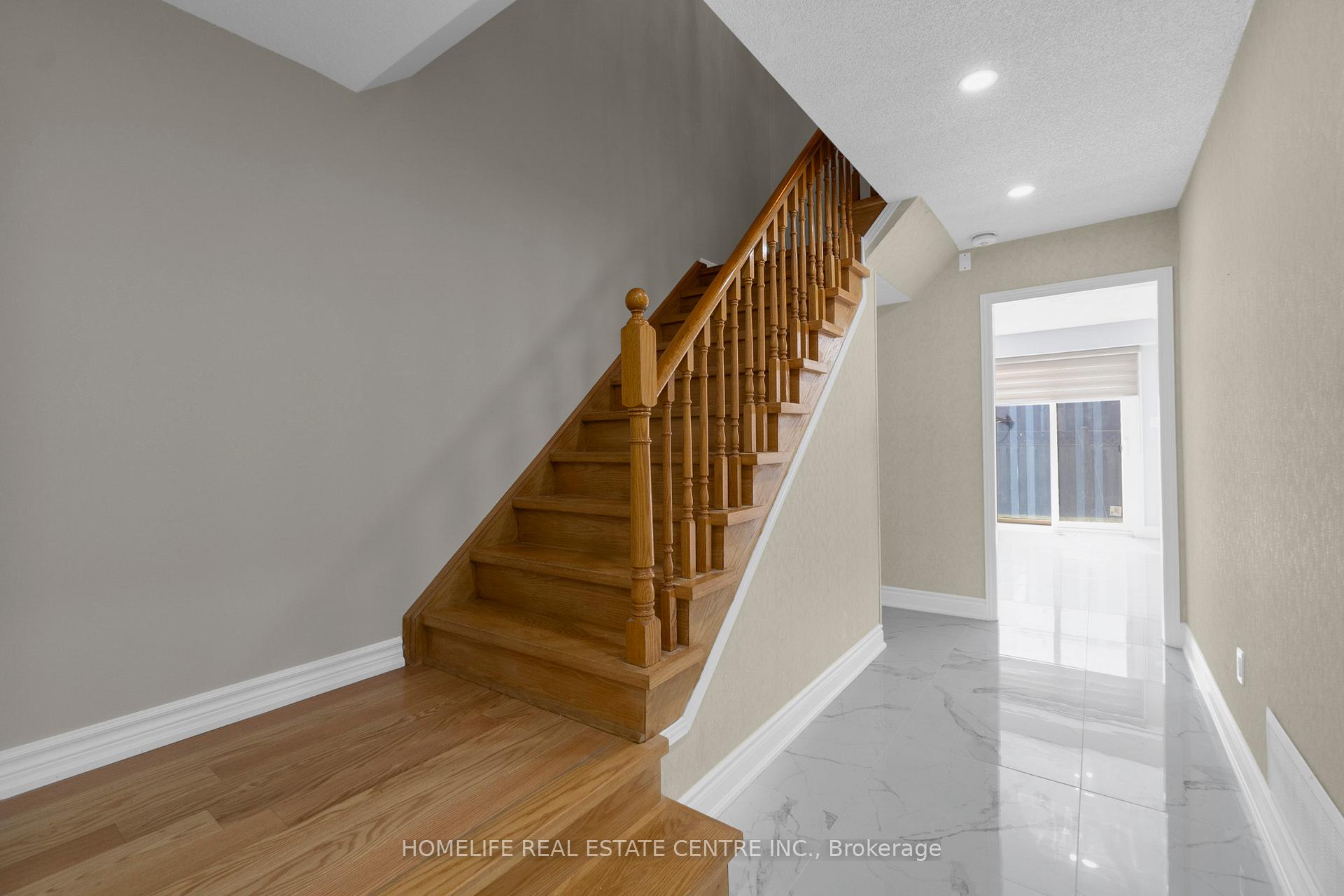 Photo 23 of 28 Donna Drive, Brampton, Heart Lake West — HOMEH