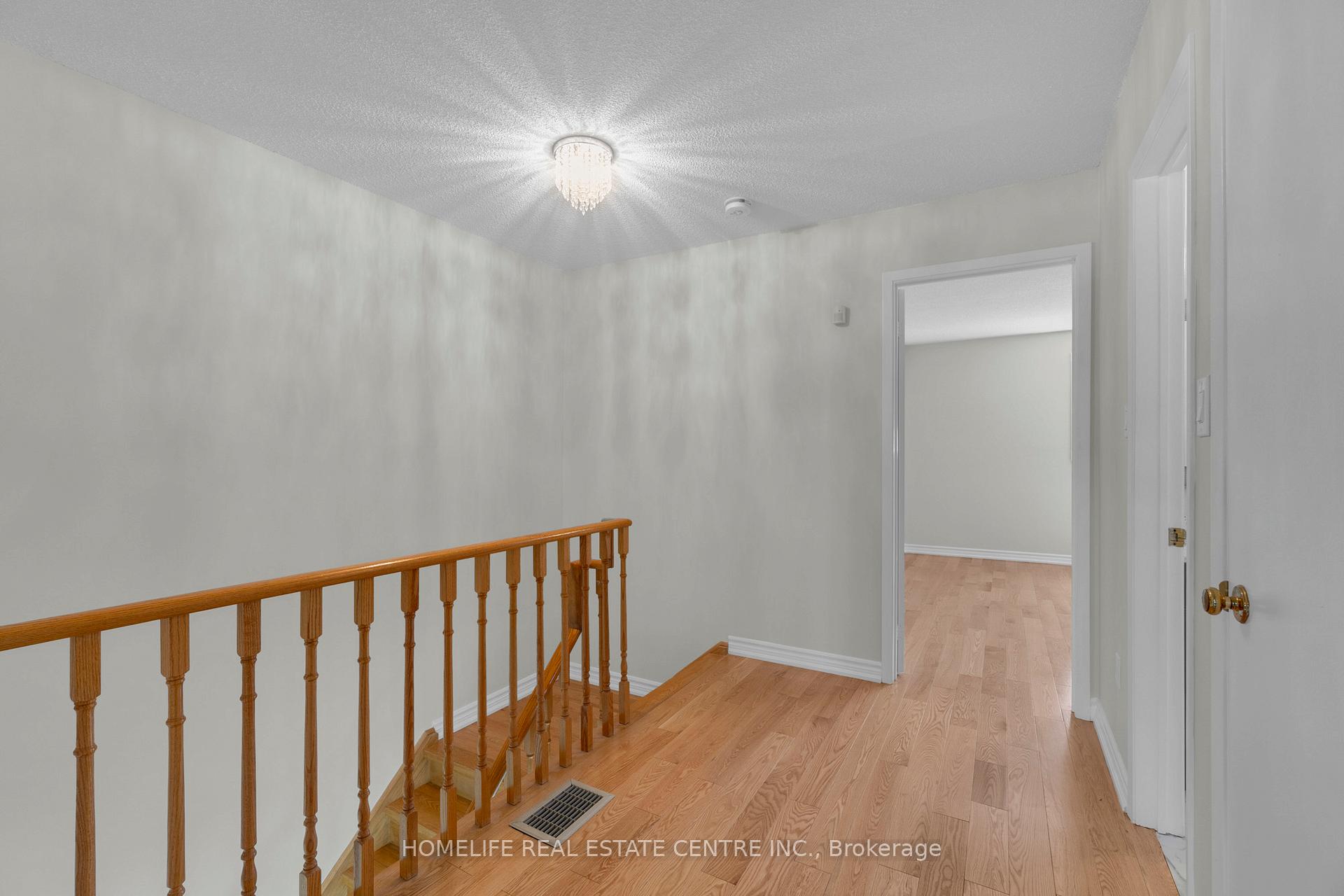 Photo 29 of 28 Donna Drive, Brampton, Heart Lake West — HOMEH