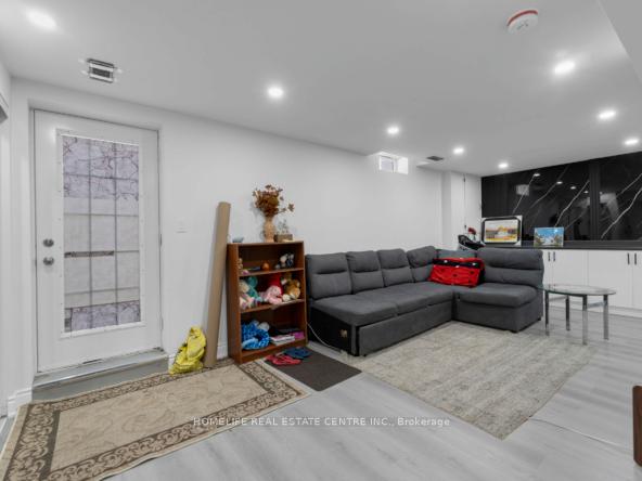 Photo 33 of 28 Donna Drive, Brampton, Heart Lake West — HOMEH