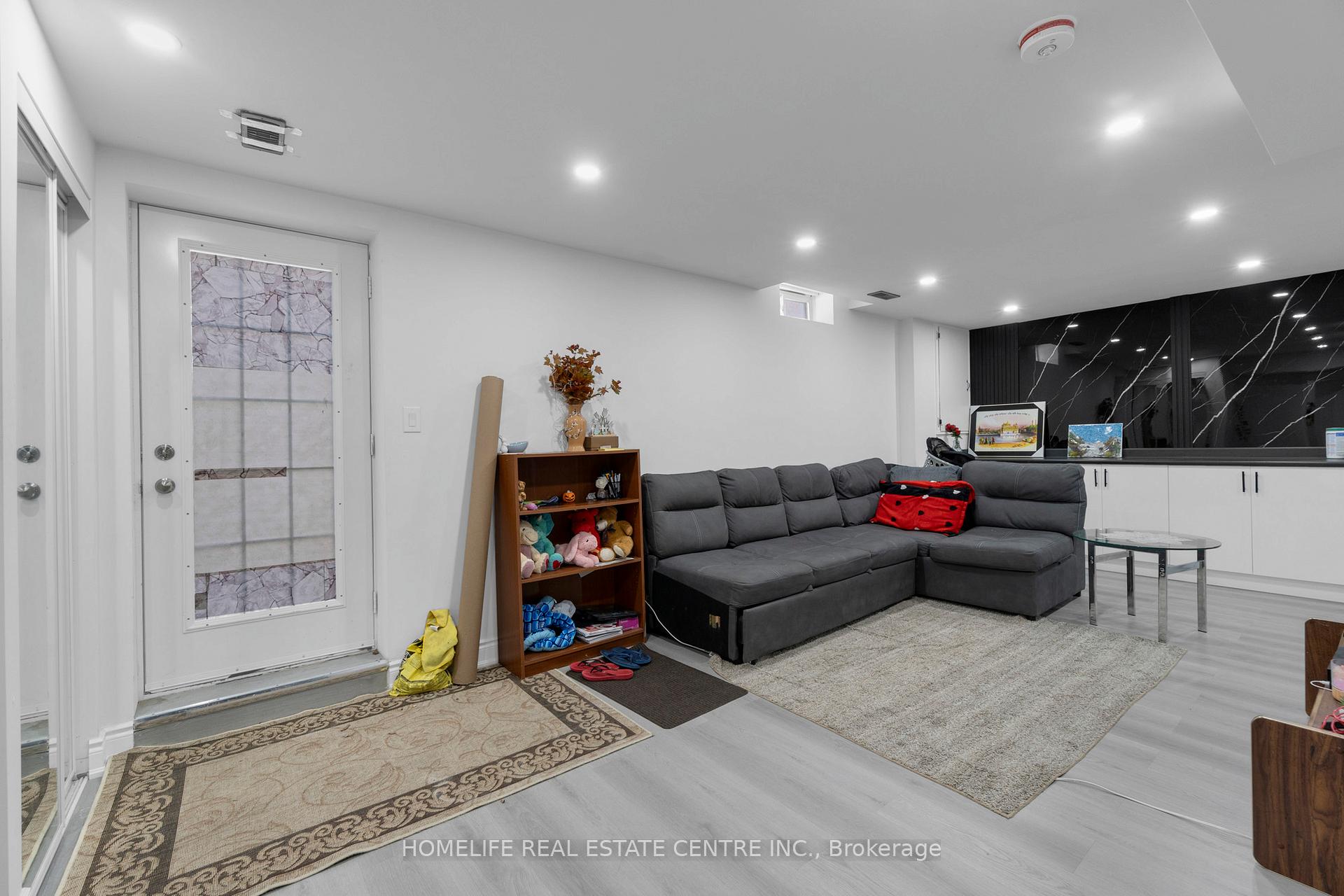 Photo 35 of 28 Donna Drive, Brampton, Heart Lake West — HOMEH