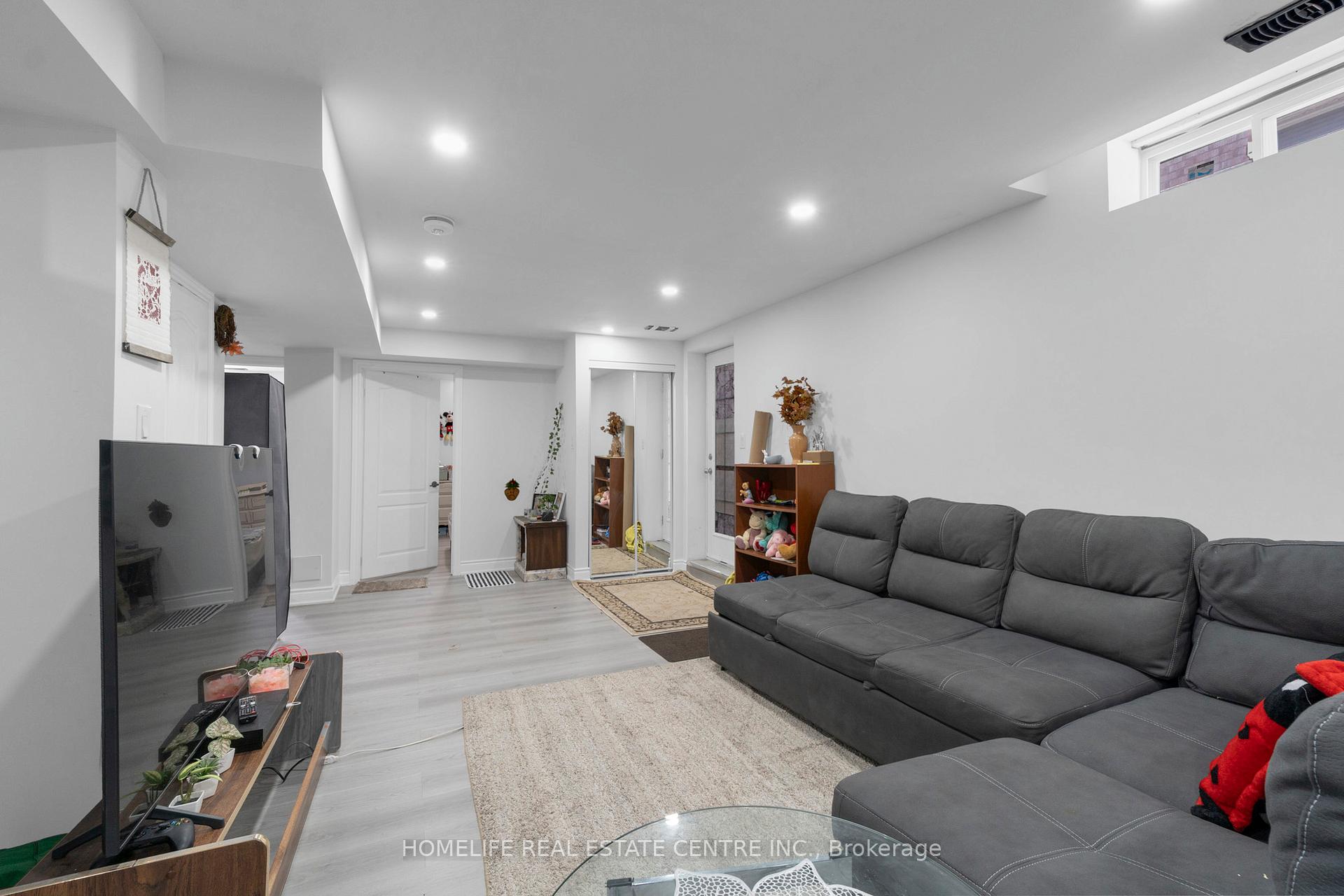 Photo 36 of 28 Donna Drive, Brampton, Heart Lake West — HOMEH