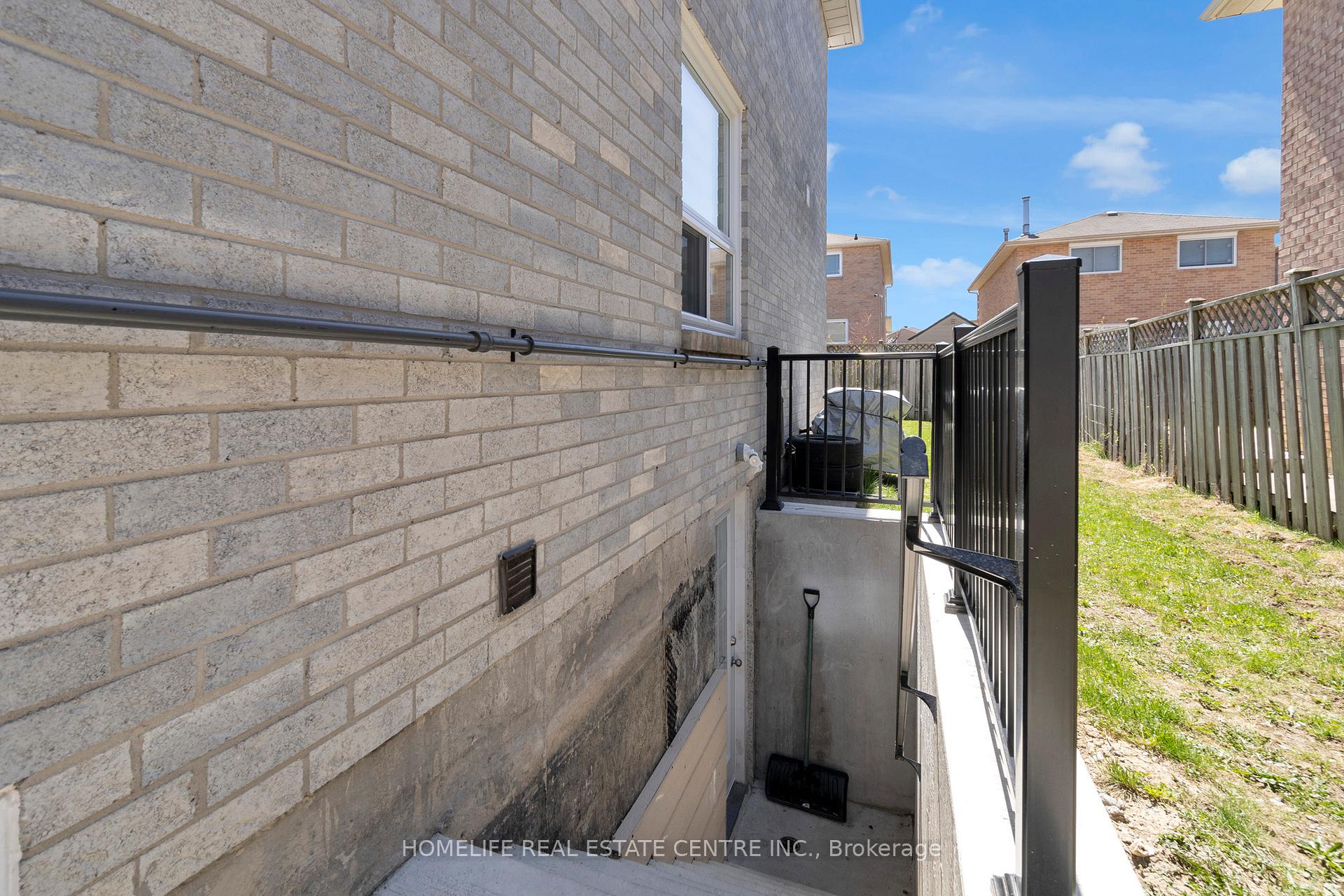 Photo 42 of 28 Donna Drive, Brampton, Heart Lake West — HOMEH