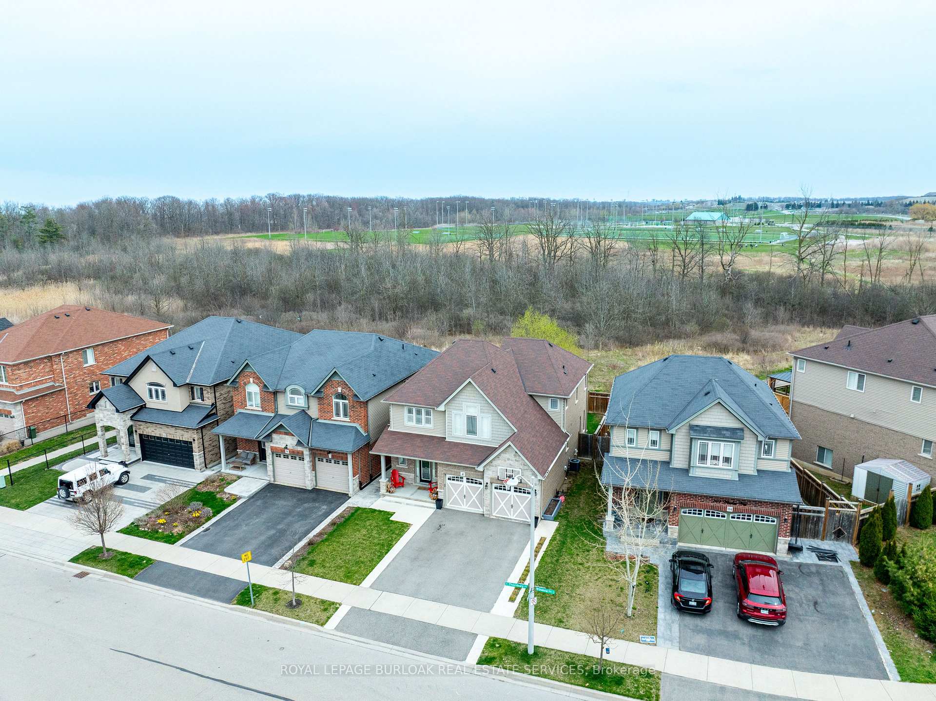 Photo 4 of 4 Thornbury Court, Hamilton, Stoney Creek Mountain — HOMEH