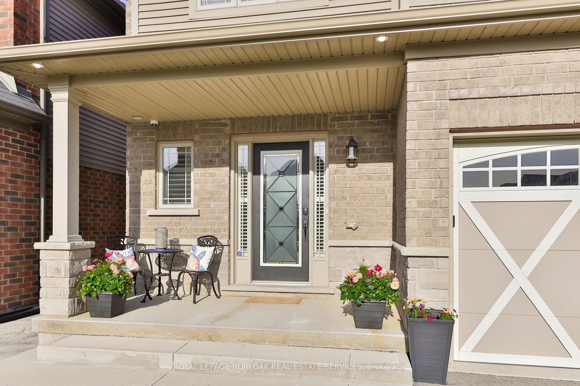 Photo 13 of 4 Thornbury Court, Hamilton, Stoney Creek Mountain — HOMEH