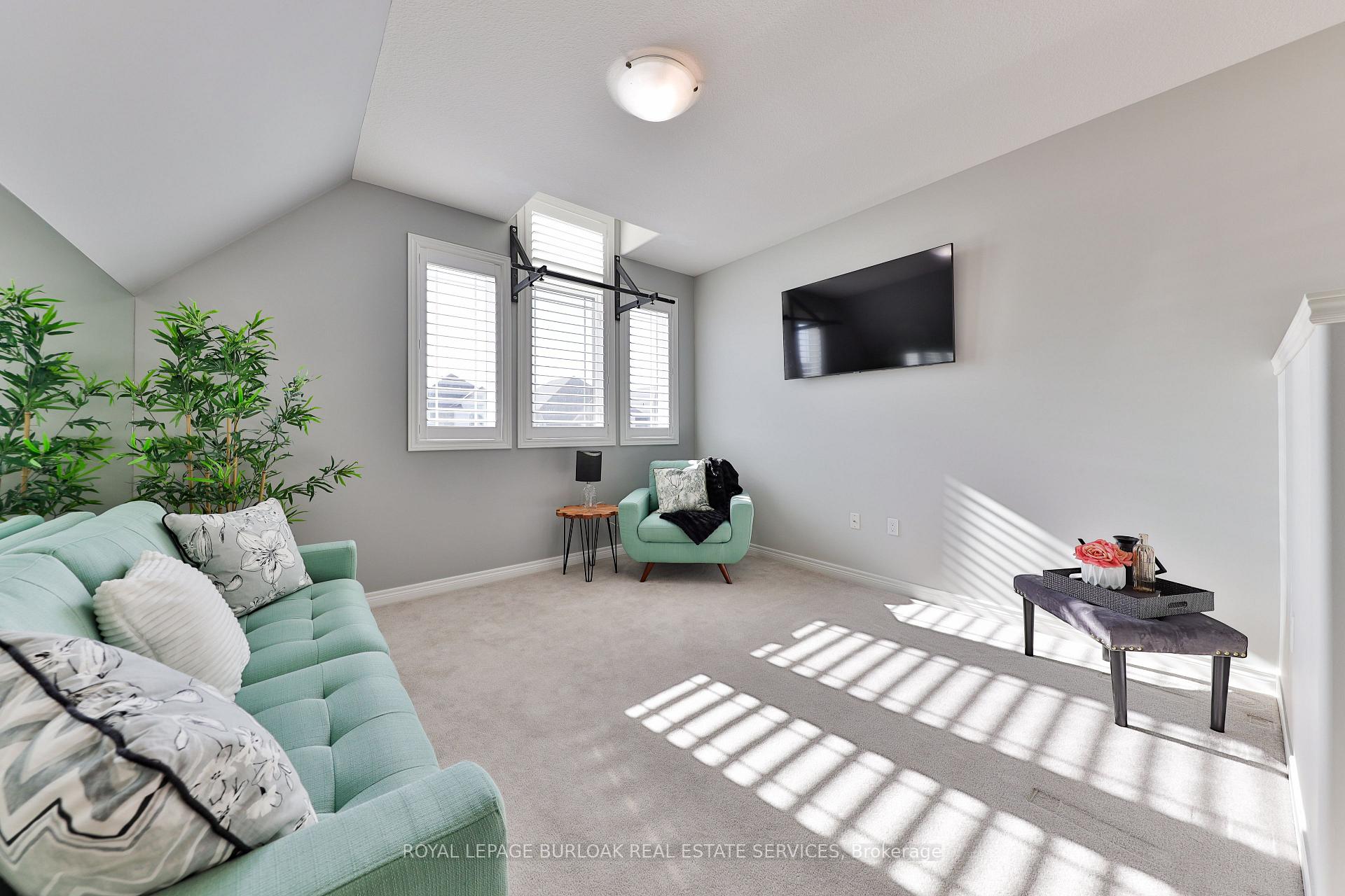 Photo 14 of 4 Thornbury Court, Hamilton, Stoney Creek Mountain — HOMEH