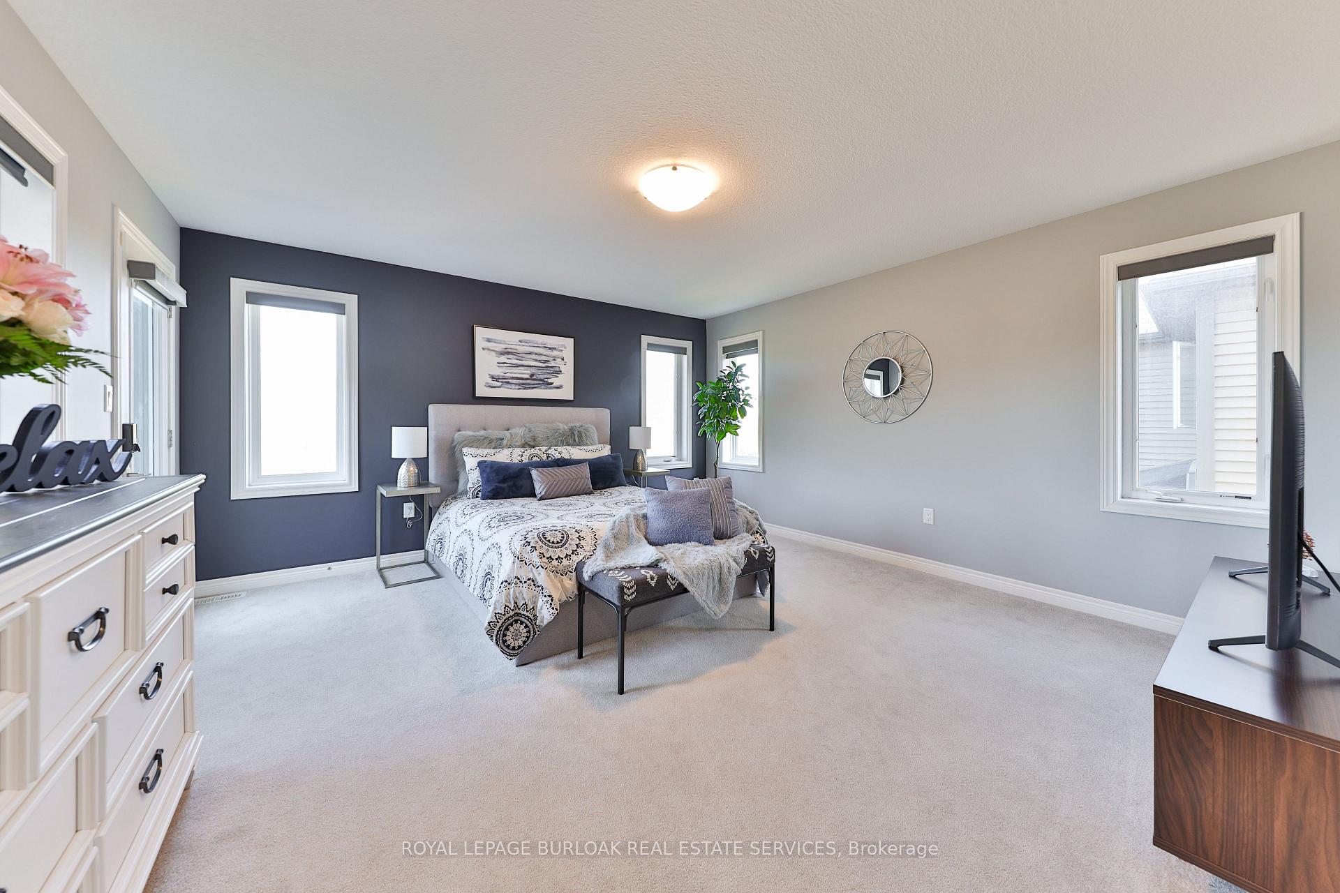 Photo 16 of 4 Thornbury Court, Hamilton, Stoney Creek Mountain — HOMEH