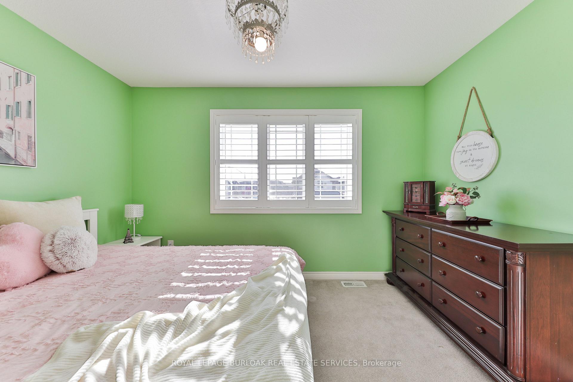 Photo 24 of 4 Thornbury Court, Hamilton, Stoney Creek Mountain — HOMEH