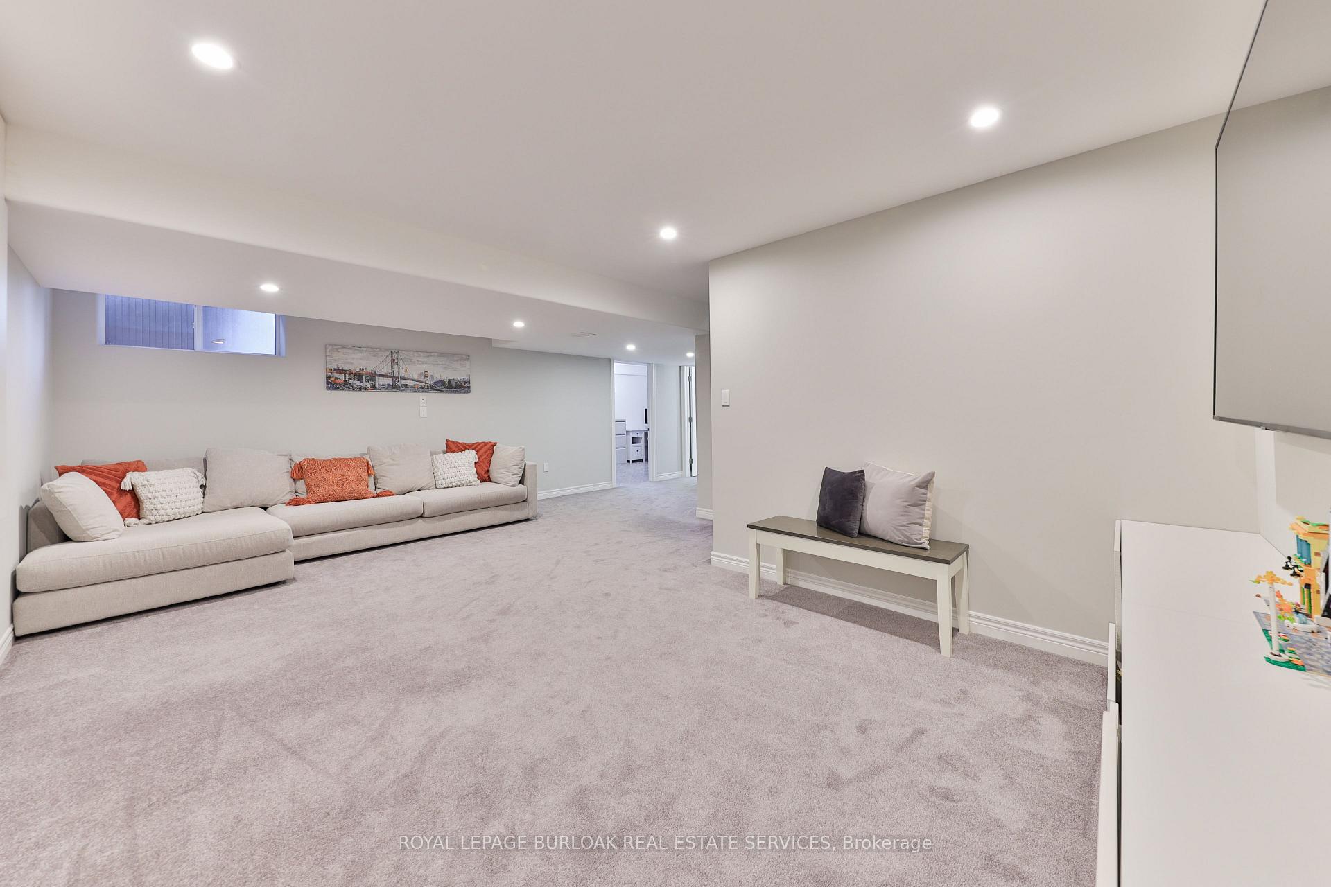 Photo 27 of 4 Thornbury Court, Hamilton, Stoney Creek Mountain — HOMEH