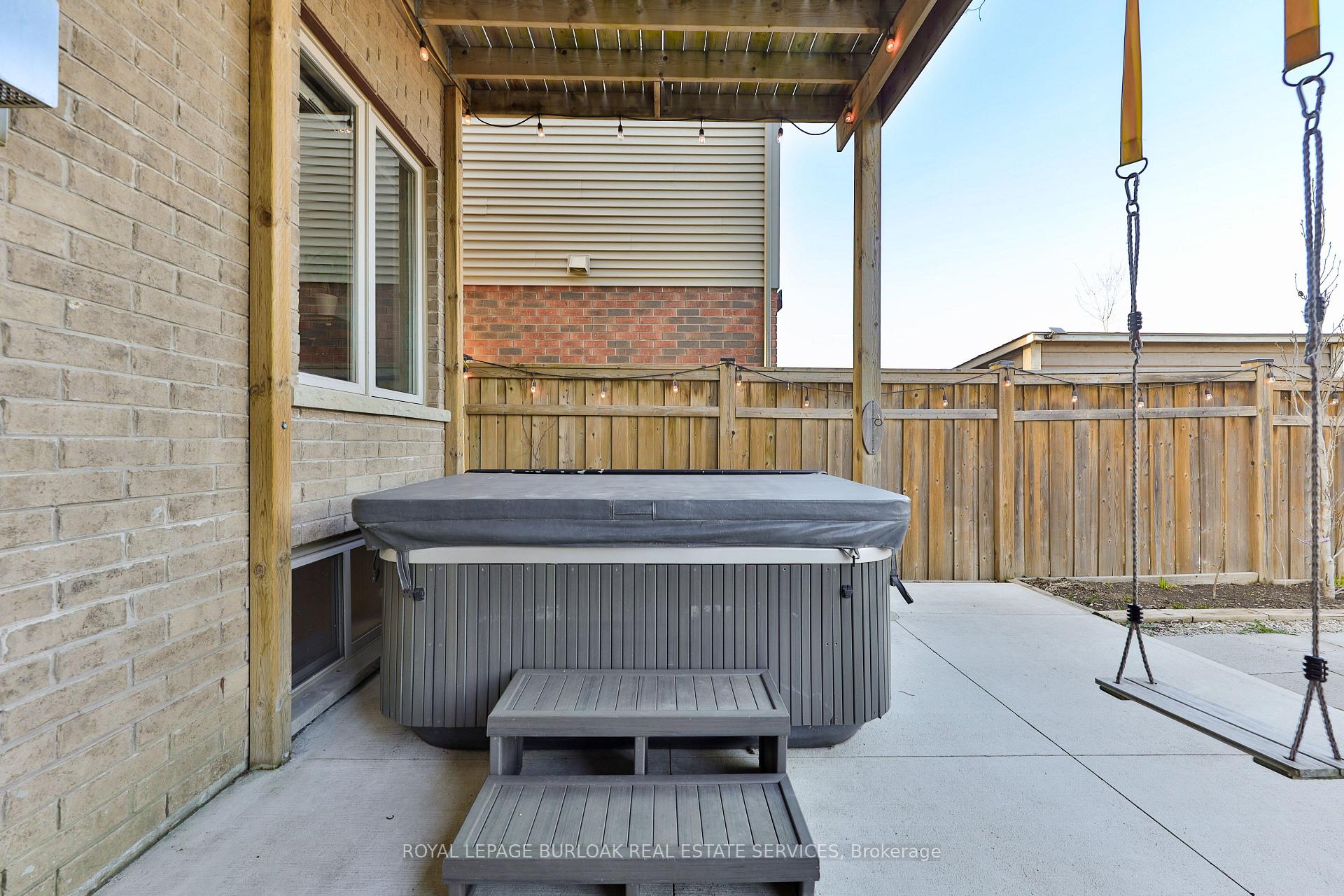 Photo 31 of 4 Thornbury Court, Hamilton, Stoney Creek Mountain — HOMEH