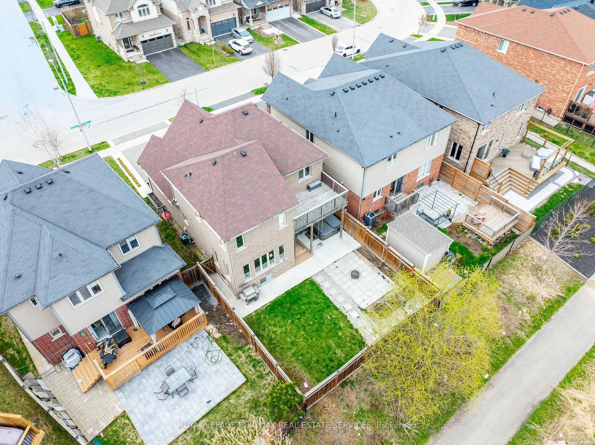 Photo 34 of 4 Thornbury Court, Hamilton, Stoney Creek Mountain — HOMEH