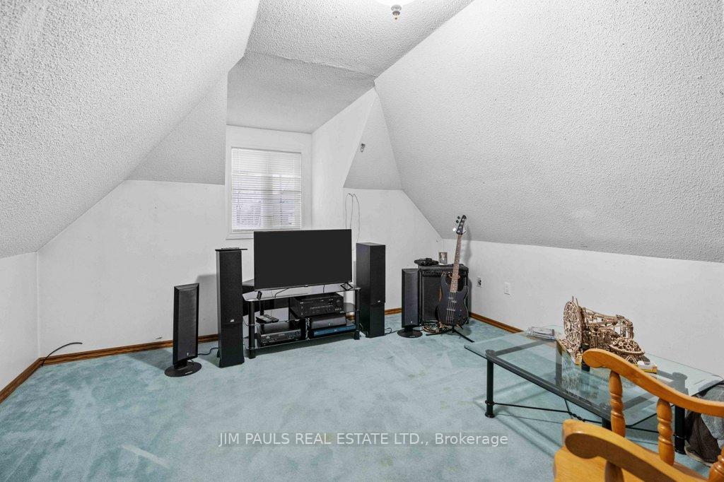 Photo 4 of 116 Aubrey Avenue, Hamilton, Stoney Creek Mountain — HOMEH
