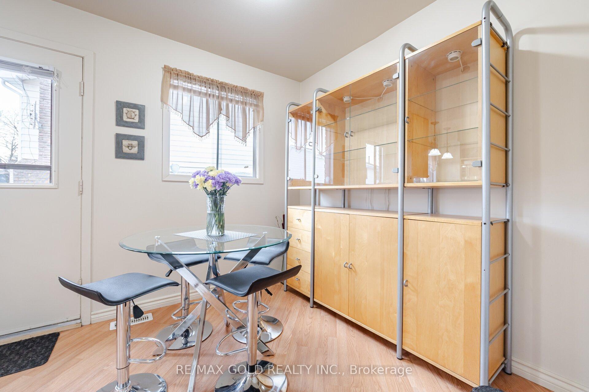 Photo 17 of 117 Beech Street, Brampton, Brampton North — HOMEH