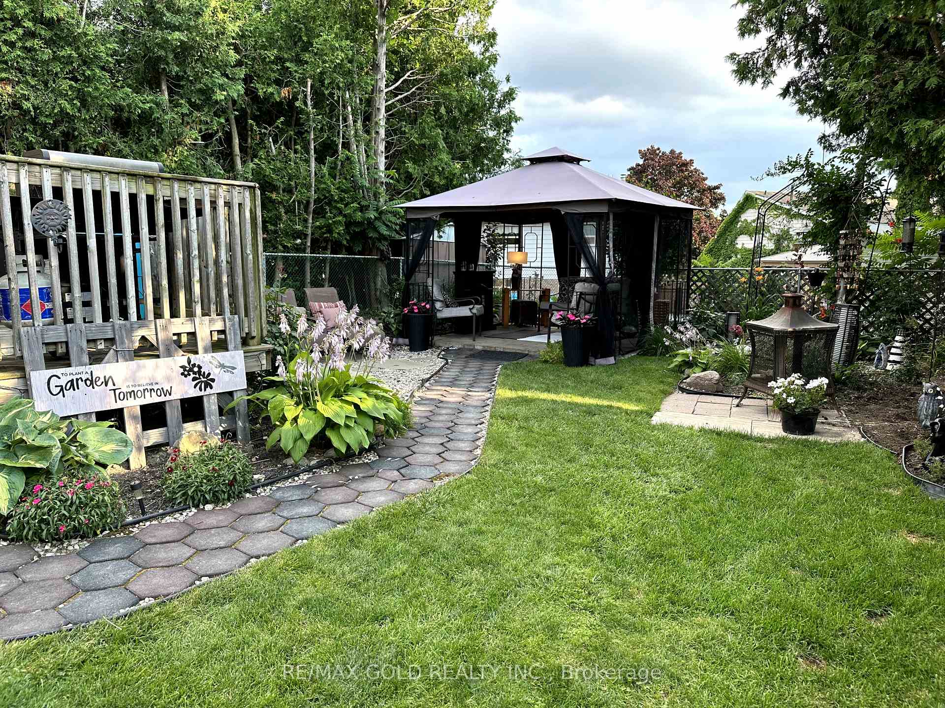 Photo 78 of 117 Beech Street, Brampton, Brampton North — HOMEH
