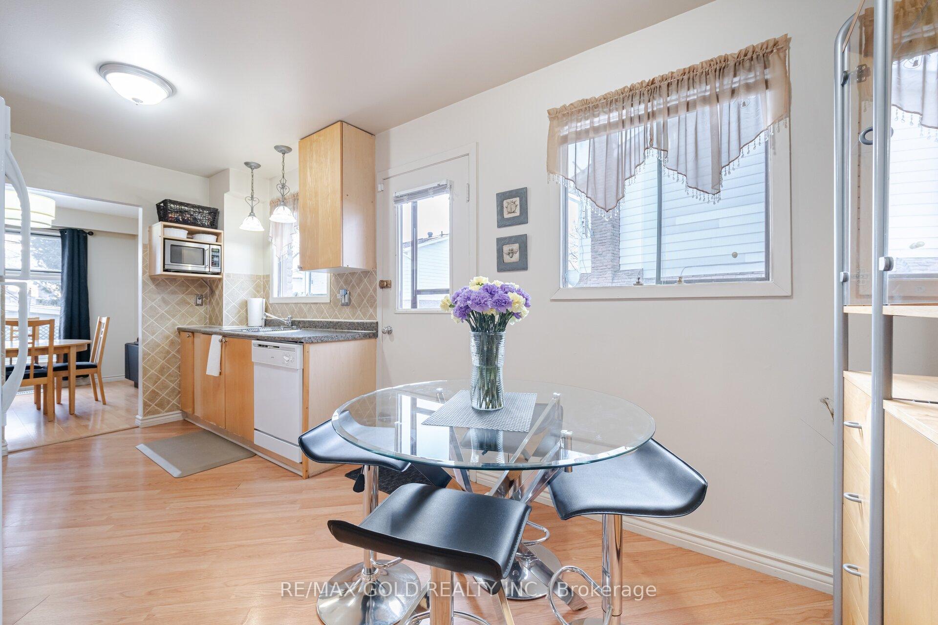 Photo 35 of 117 Beech Street, Brampton, Brampton North — HOMEH
