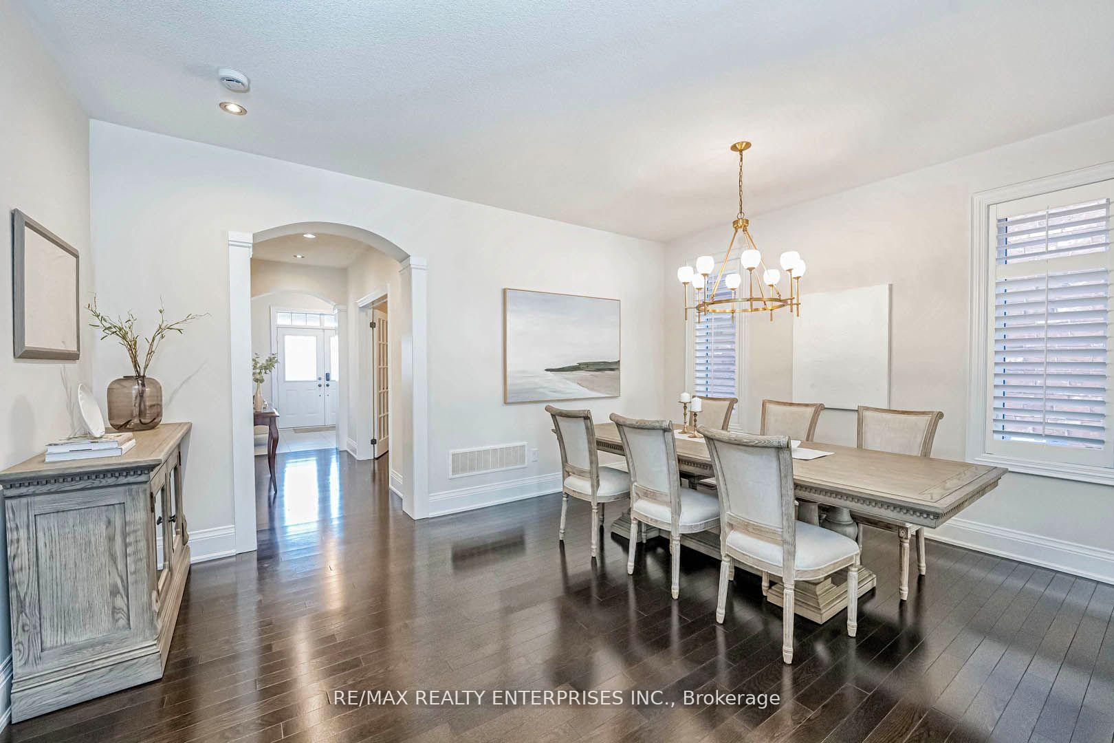 Photo 5 of 39 Lampman Crescent, Brampton, Credit Valley — HOMEH