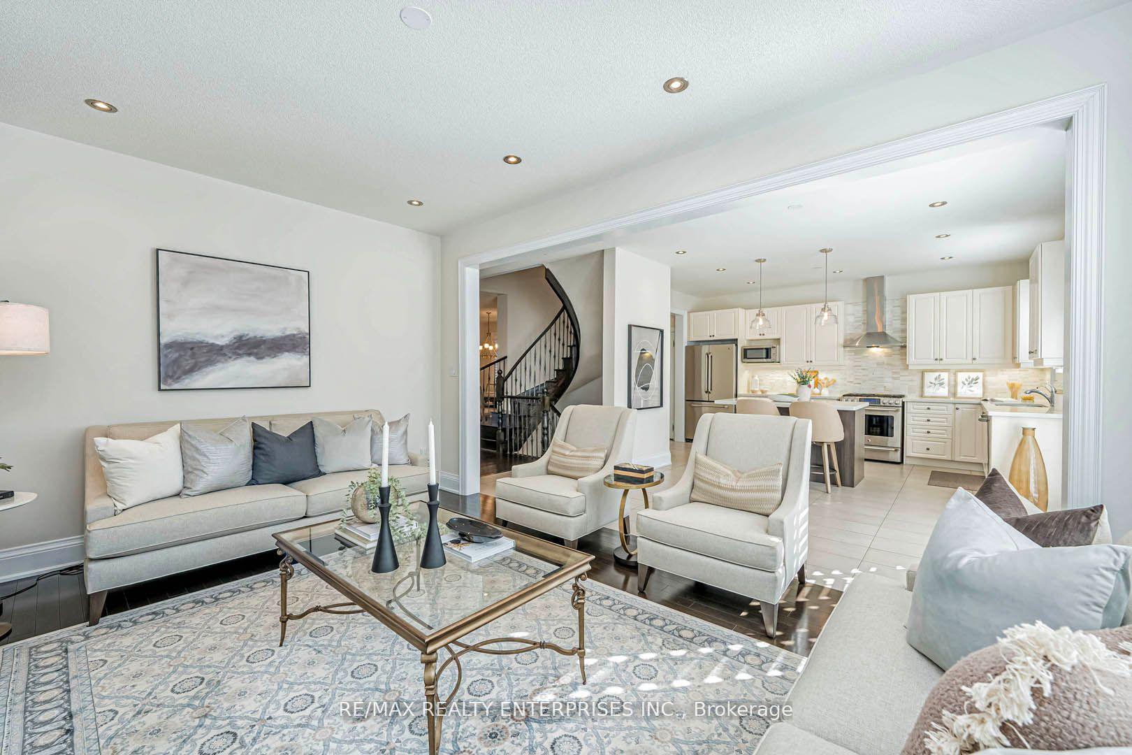 Photo 7 of 39 Lampman Crescent, Brampton, Credit Valley — HOMEH