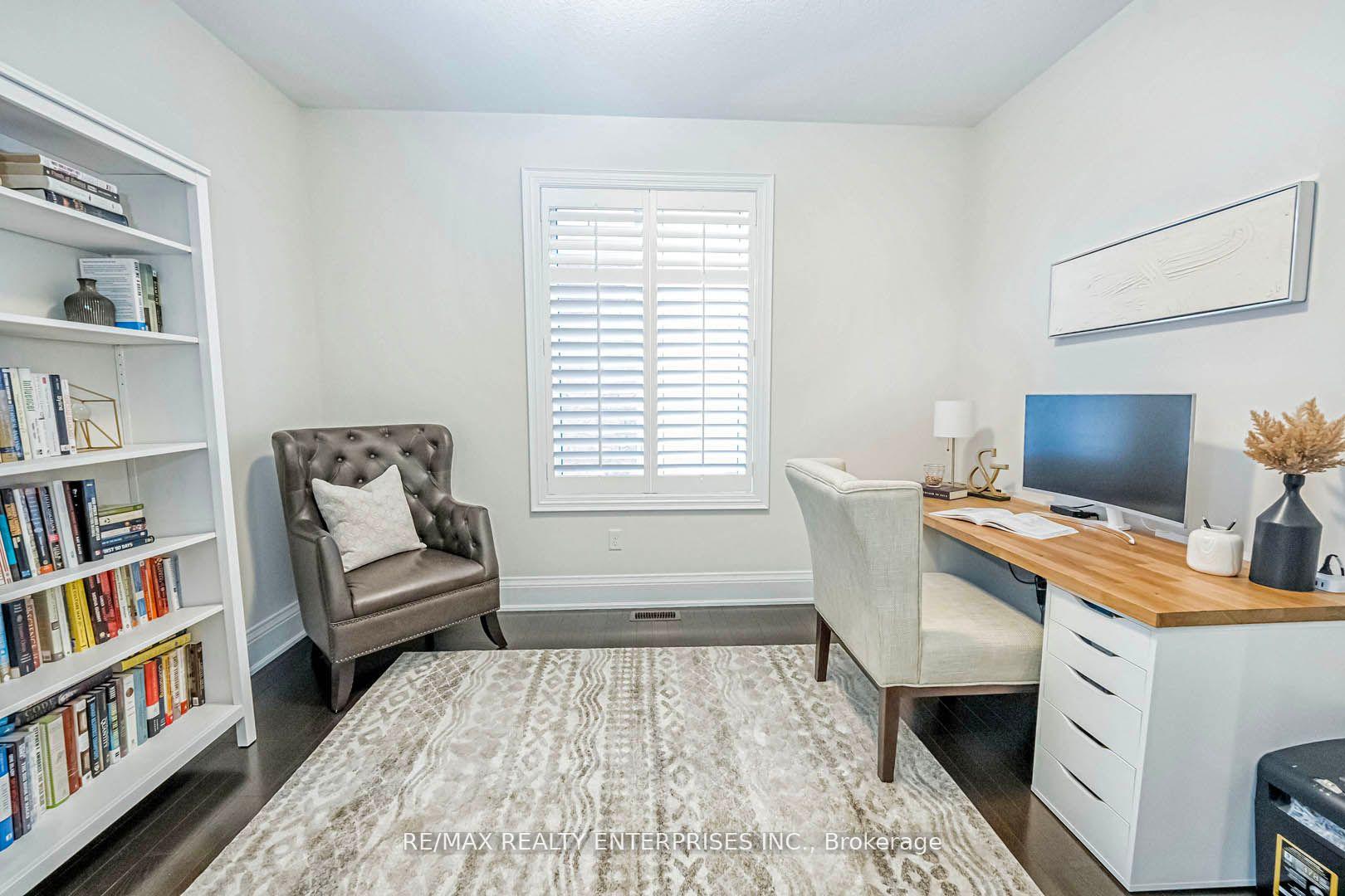 Photo 12 of 39 Lampman Crescent, Brampton, Credit Valley — HOMEH