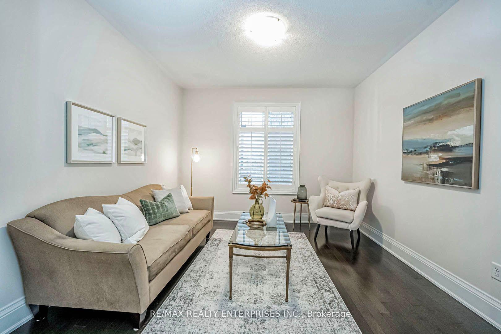 Photo 13 of 39 Lampman Crescent, Brampton, Credit Valley — HOMEH