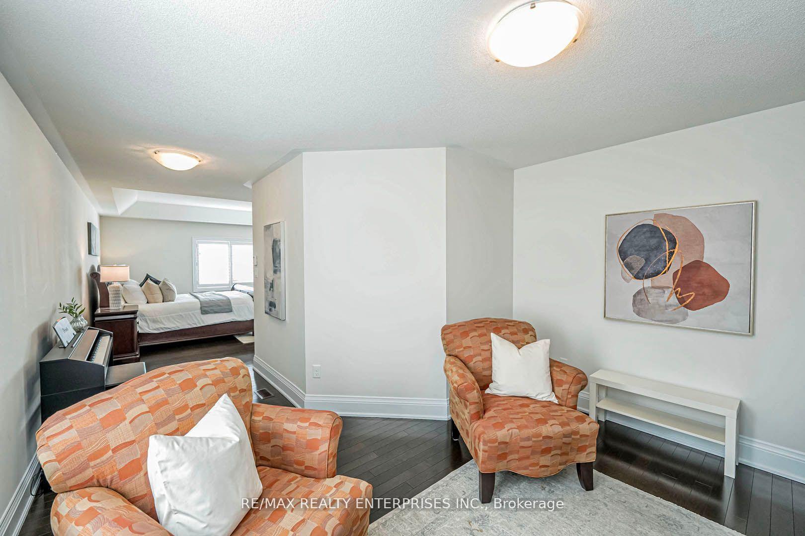 Photo 16 of 39 Lampman Crescent, Brampton, Credit Valley — HOMEH