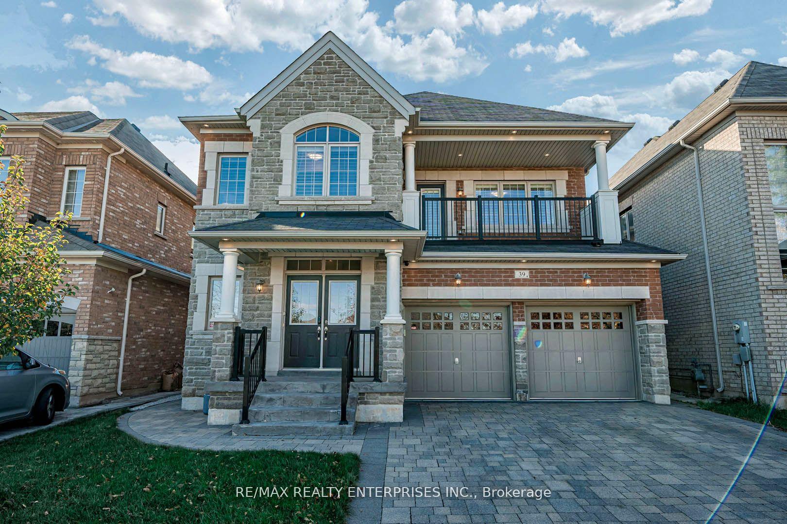 Photo 2 of 39 Lampman Crescent, Brampton, Credit Valley — HOMEH
