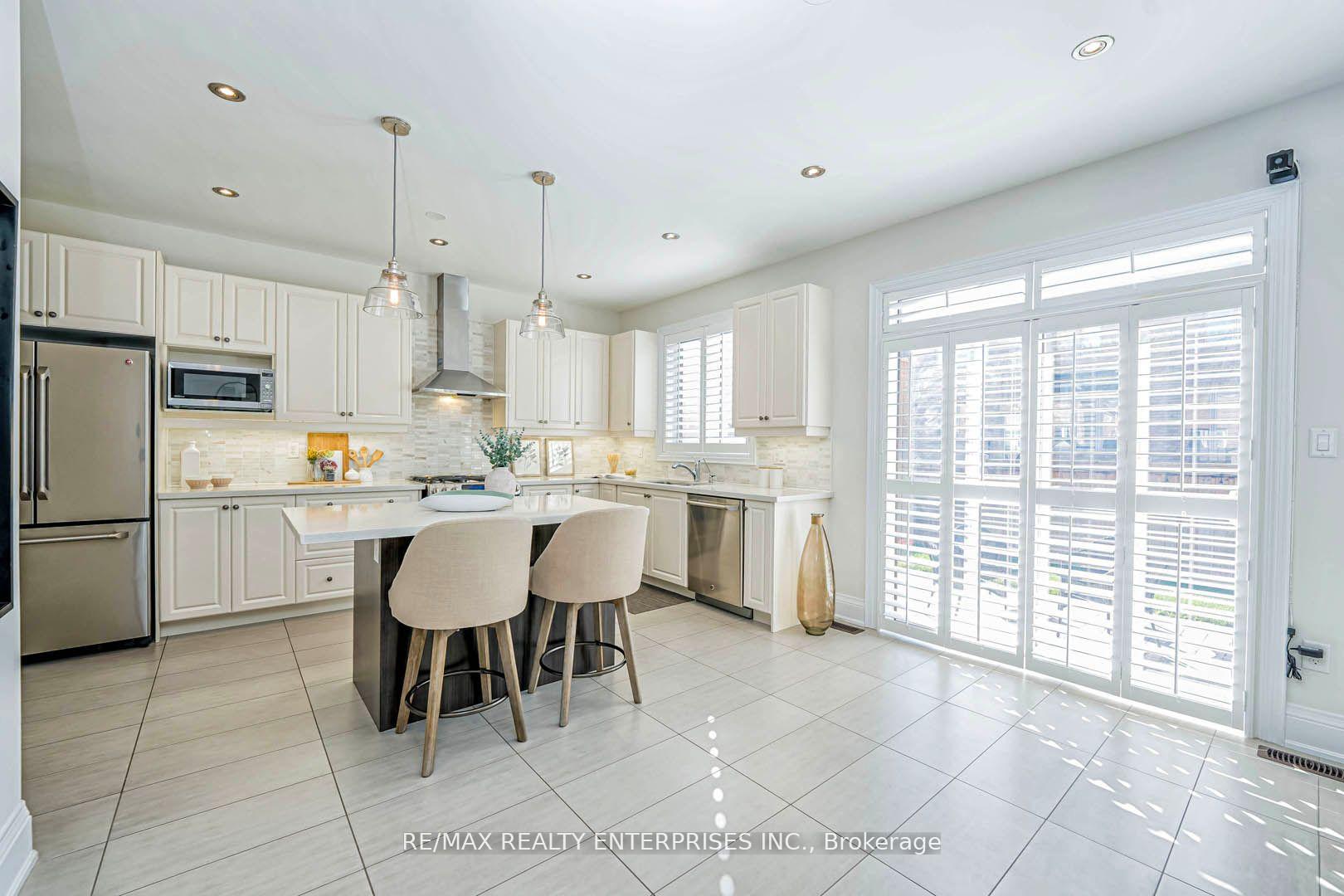 Photo 27 of 39 Lampman Crescent, Brampton, Credit Valley — HOMEH