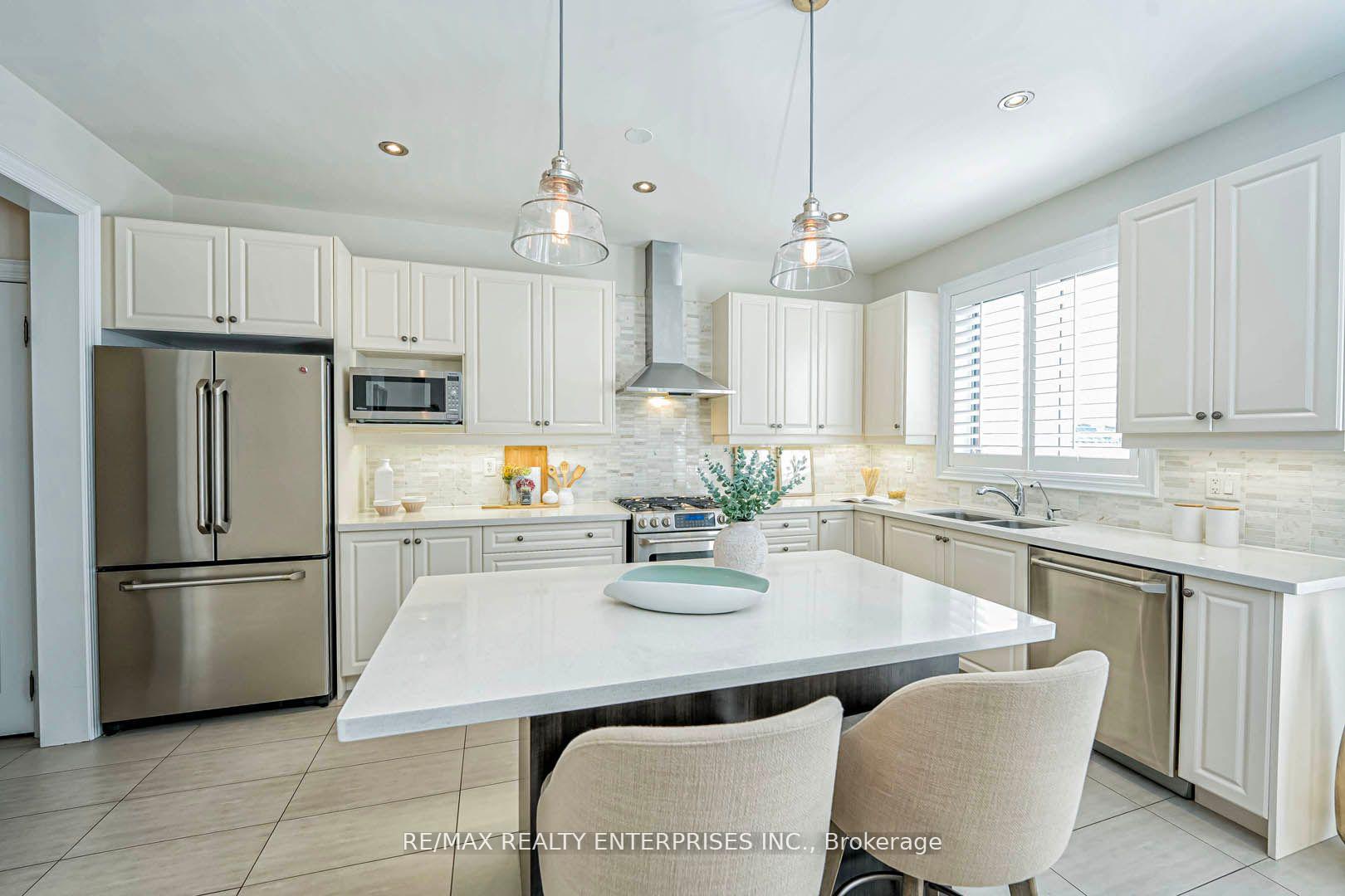 Photo 28 of 39 Lampman Crescent, Brampton, Credit Valley — HOMEH