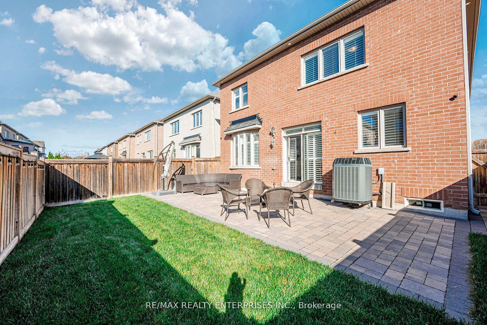 Photo 75 of 39 Lampman Crescent, Brampton, Credit Valley — HOMEH