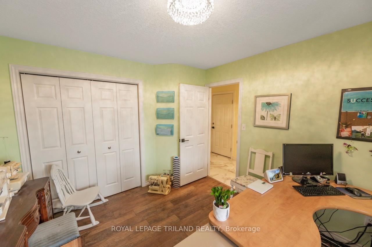 Photo 6 of 68 Meadowvale Drive, St. Thomas — HOMEH